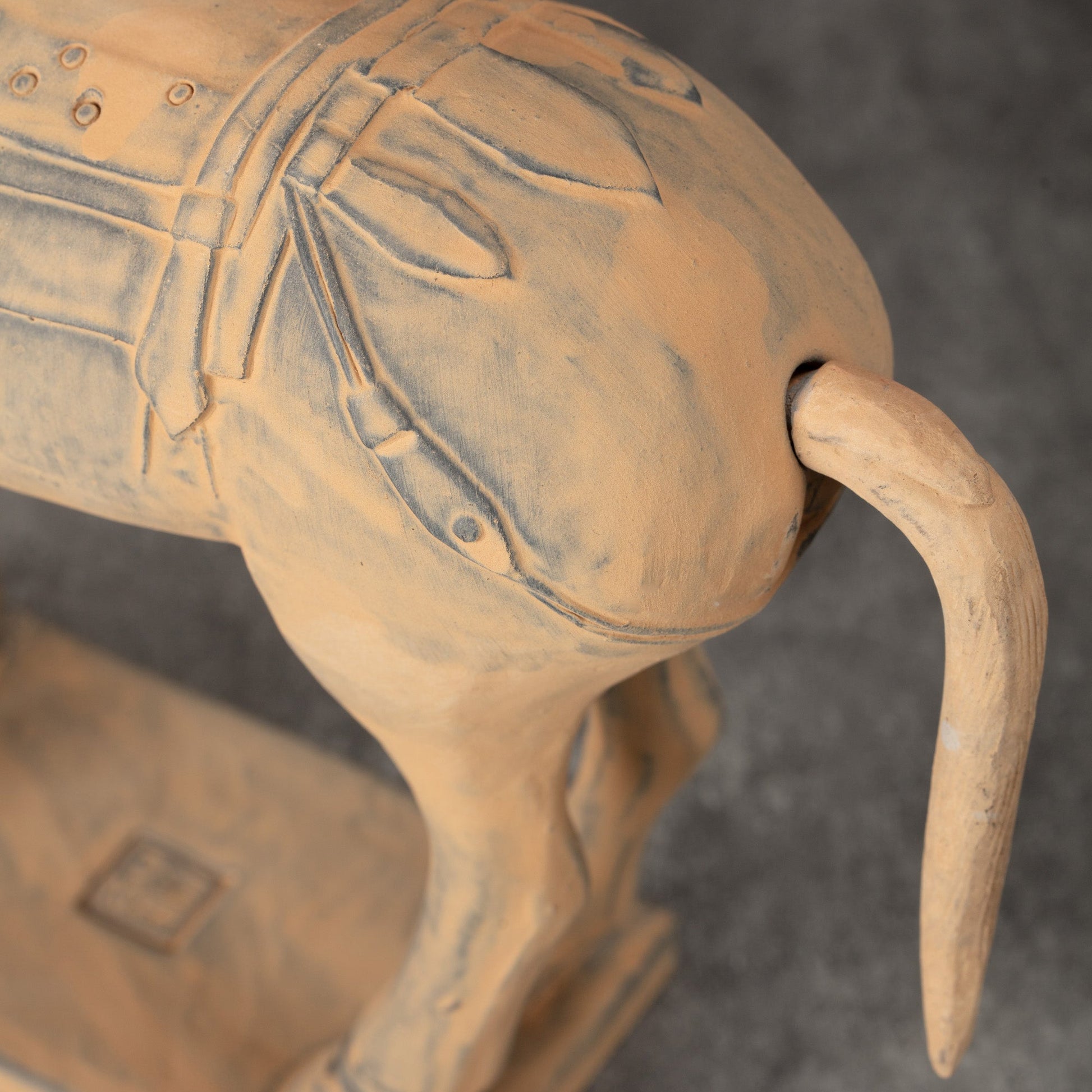 25CM Horse - CLAYARMY -Close-up of the finely sculpted tail and mane, adding realism to our 25CM Clayarmy Terracotta Horse.