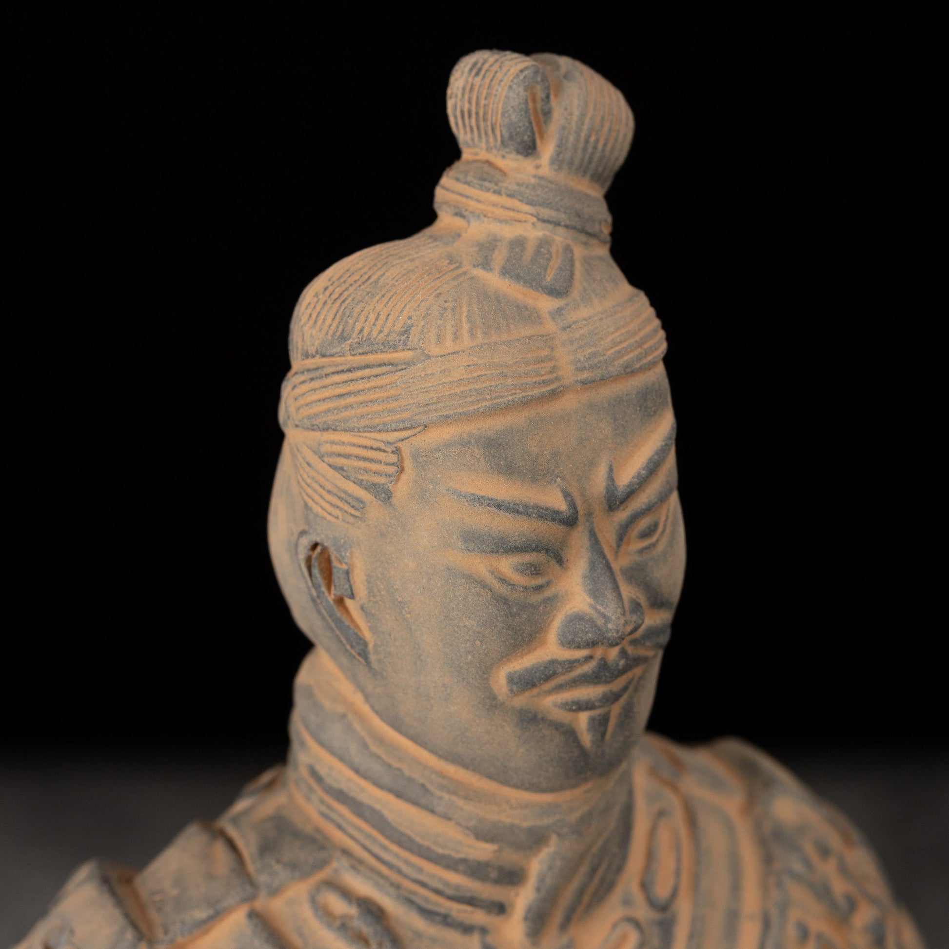 25CM Kneeling Archer - CLAYARMY-Top-down view highlighting the overall composition and craftsmanship of the 25CM Kneeling Archer.