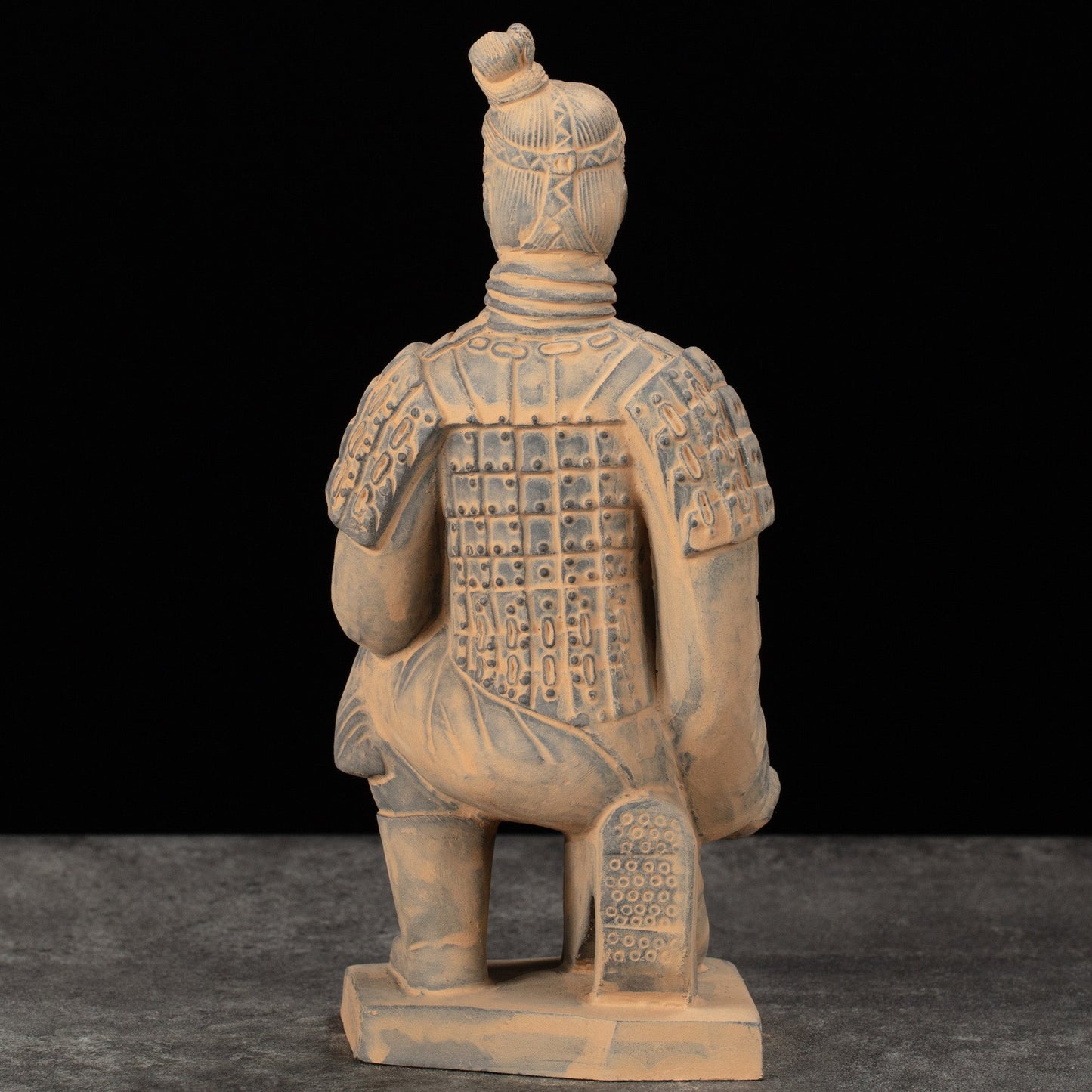 25CM Kneeling Archer - CLAYARMY-Back view focusing on the intricacies of the 25CM Kneeling Archer's sculpted robe and accessories.
