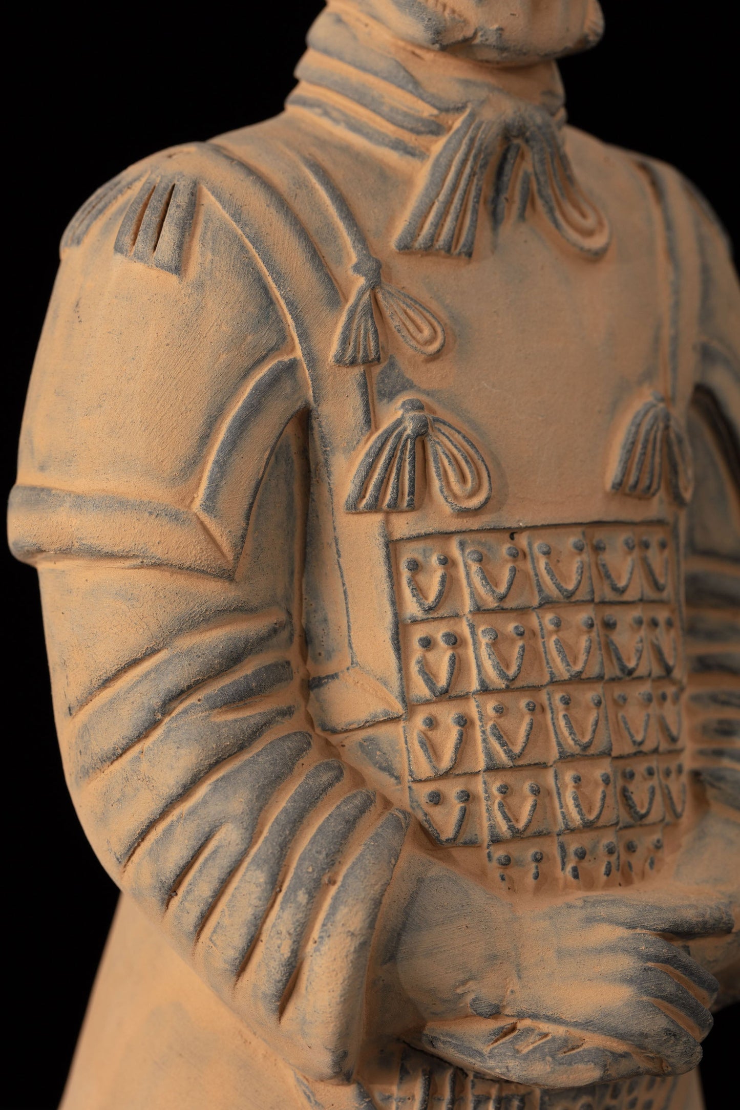 25CM General - CLAYARMY-Striking Sculpted Sword: Close-up of the 25CM General's sword, with striking sculpted details that add authenticity to the figurine's weaponry.