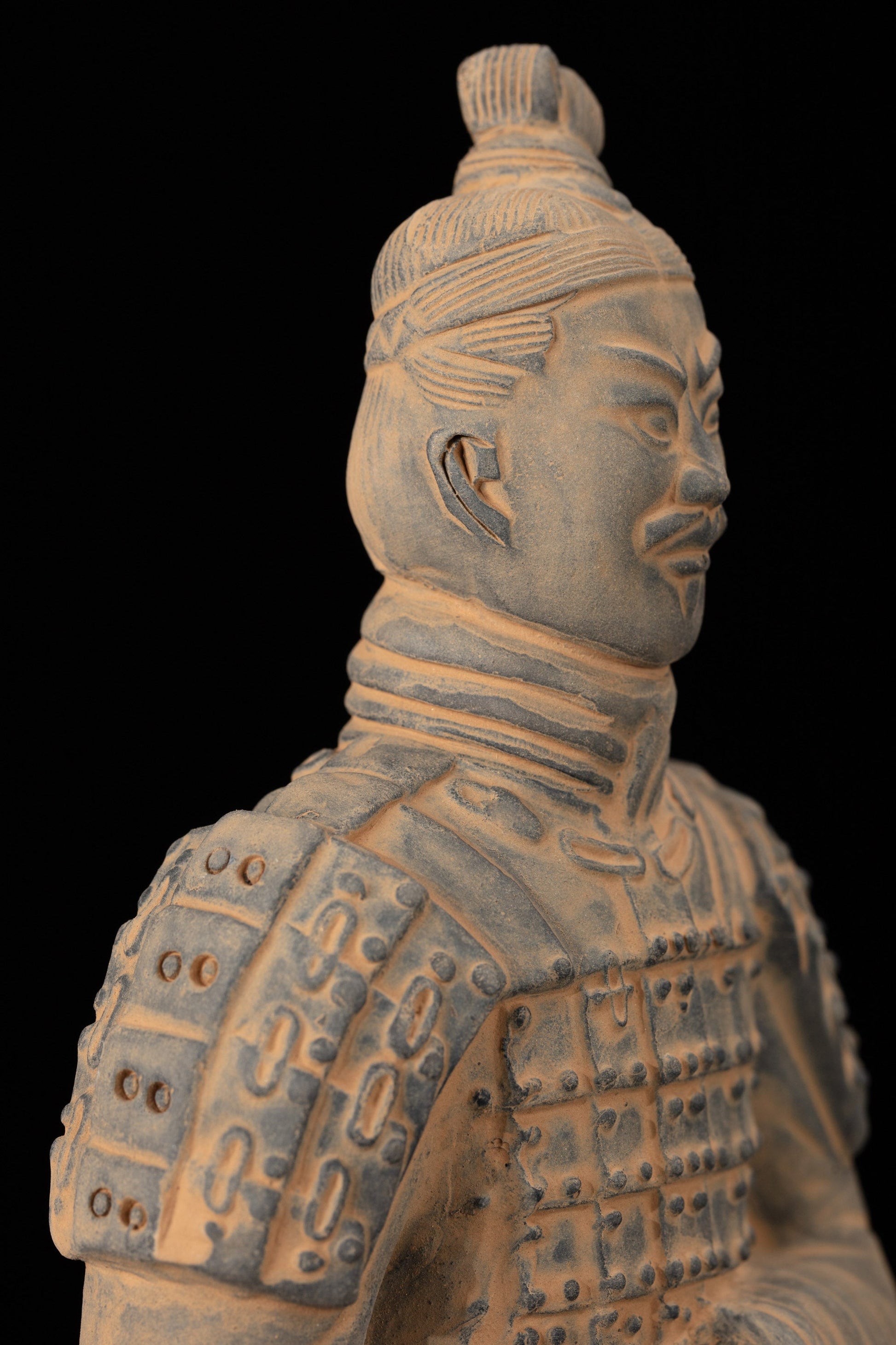 25CM Kneeling Archer - CLAYARMY-Aerial perspective emphasizing the overall design and proportions of the 25CM Kneeling Archer.