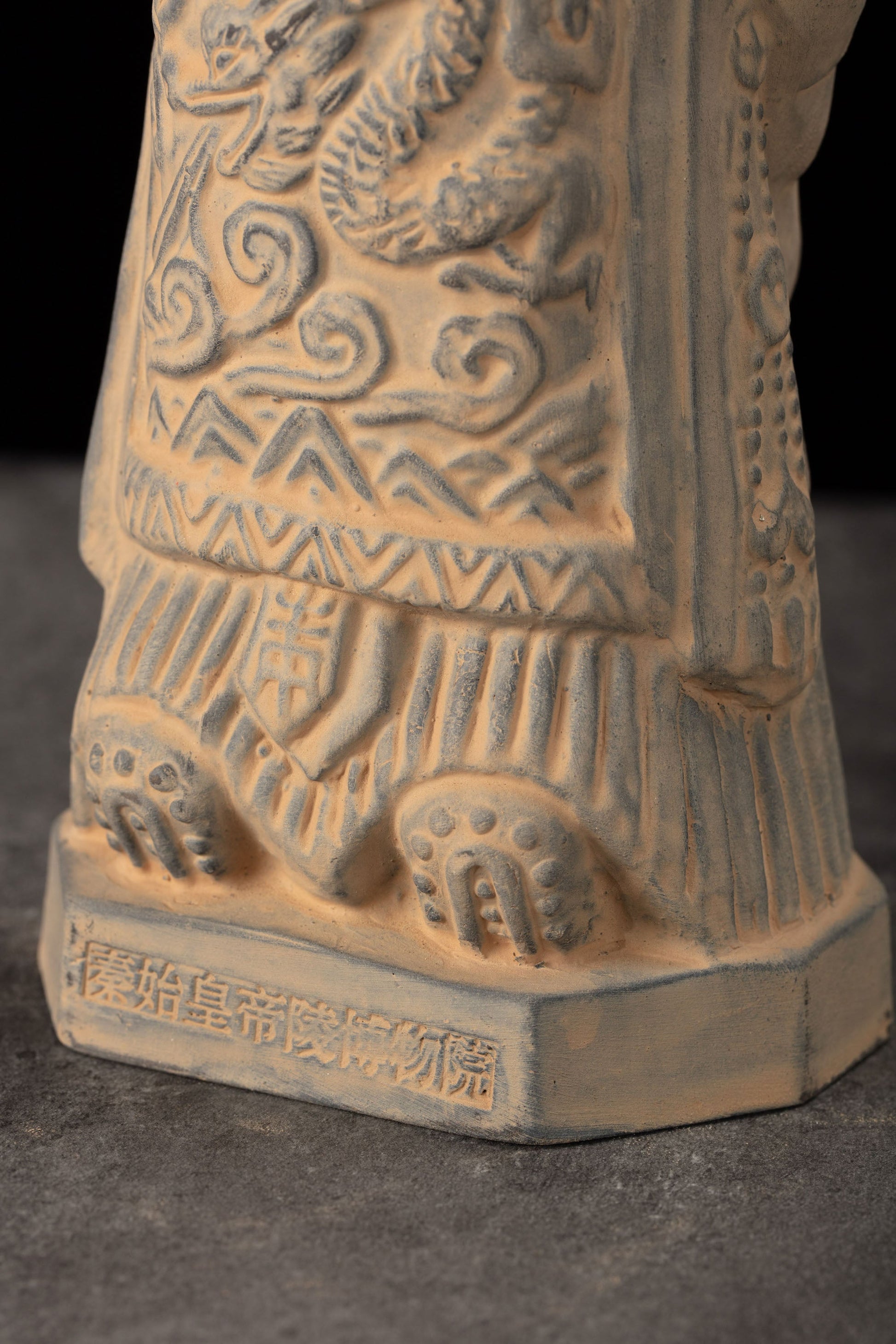 25CM Emperor - CLAYARMY -Uncover the charm of the 25CM Emperor Qin Terracotta Warrior's footwear, a testament to the precision of Qin Dynasty artistry.