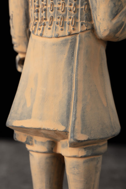 25CM Officier - CLAYARMY-Side view displaying the taller stature and intricate details of the 25CM Clayarmy Officer.