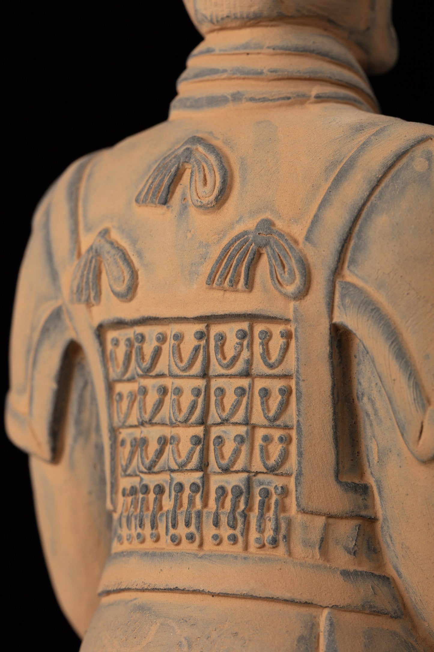 25CM General - CLAYARMY-Sculpted Armor Patterns: Explore the sculpted armor patterns on the 25CM General's attire, highlighting the intricacy and attention to detail in the replication of historical designs.