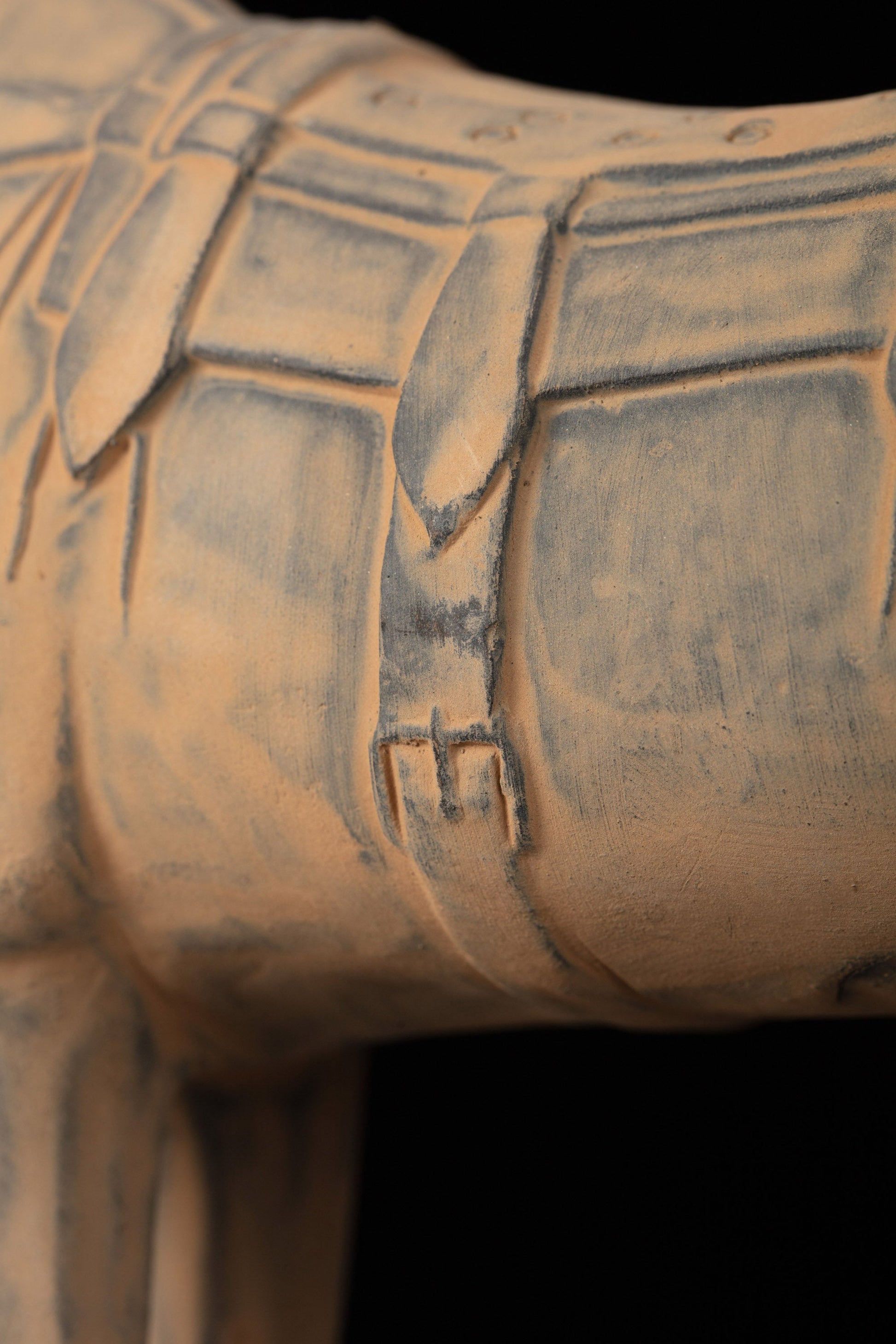 25CM Horse - CLAYARMY -Close-up of the saddle adornments, adding an extra layer of artistry to our 25CM Clayarmy Terracotta Horse.