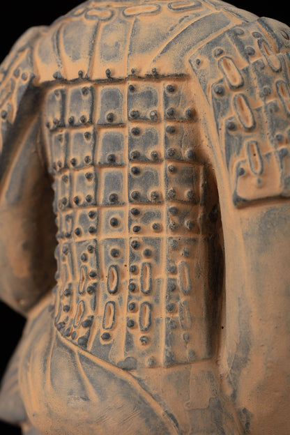 25CM Kneeling Archer - CLAYARMY-View from behind, showcasing the back details and the hand-painted elements of the 25CM Kneeling Archer.