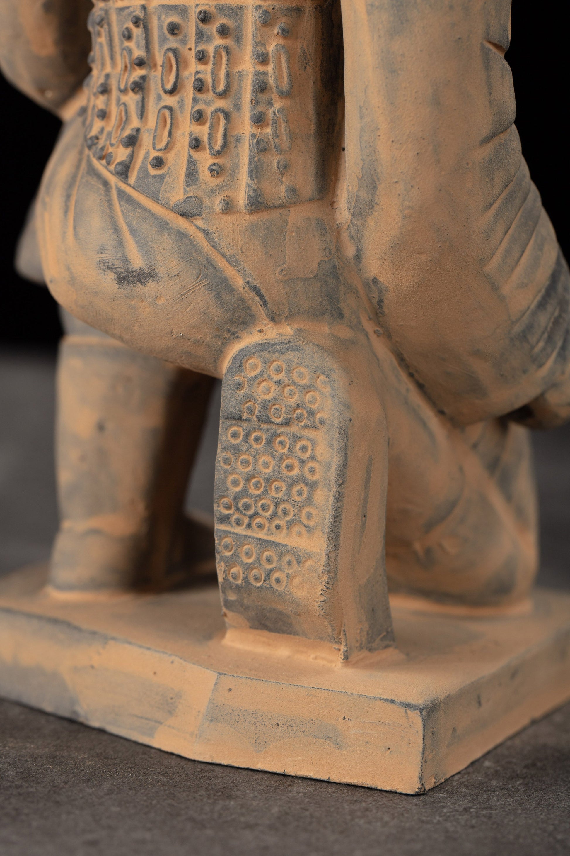 25CM Kneeling Archer - CLAYARMY-Unique angle capturing the hand-painted footwear and base details on the 25CM Kneeling Archer.