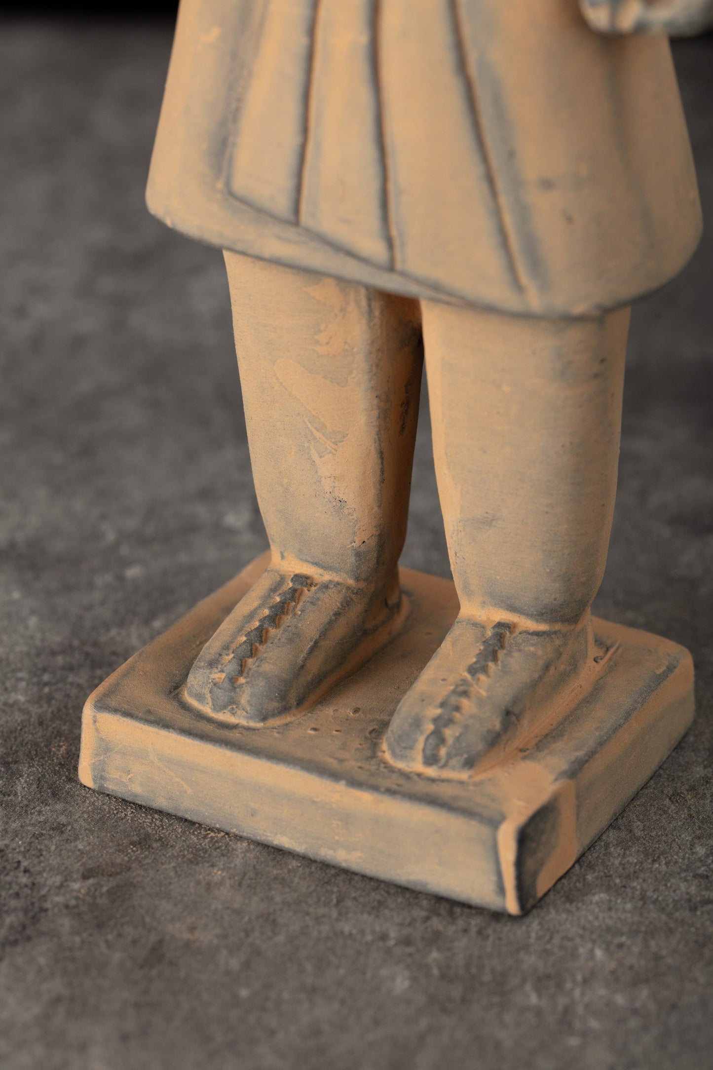 25CM Cavalryman - CLAYARMY-Focused shot on the expressive face of the 25CM Cavalryman replica, highlighting the historical accuracy of the facial features and armor embellishments.