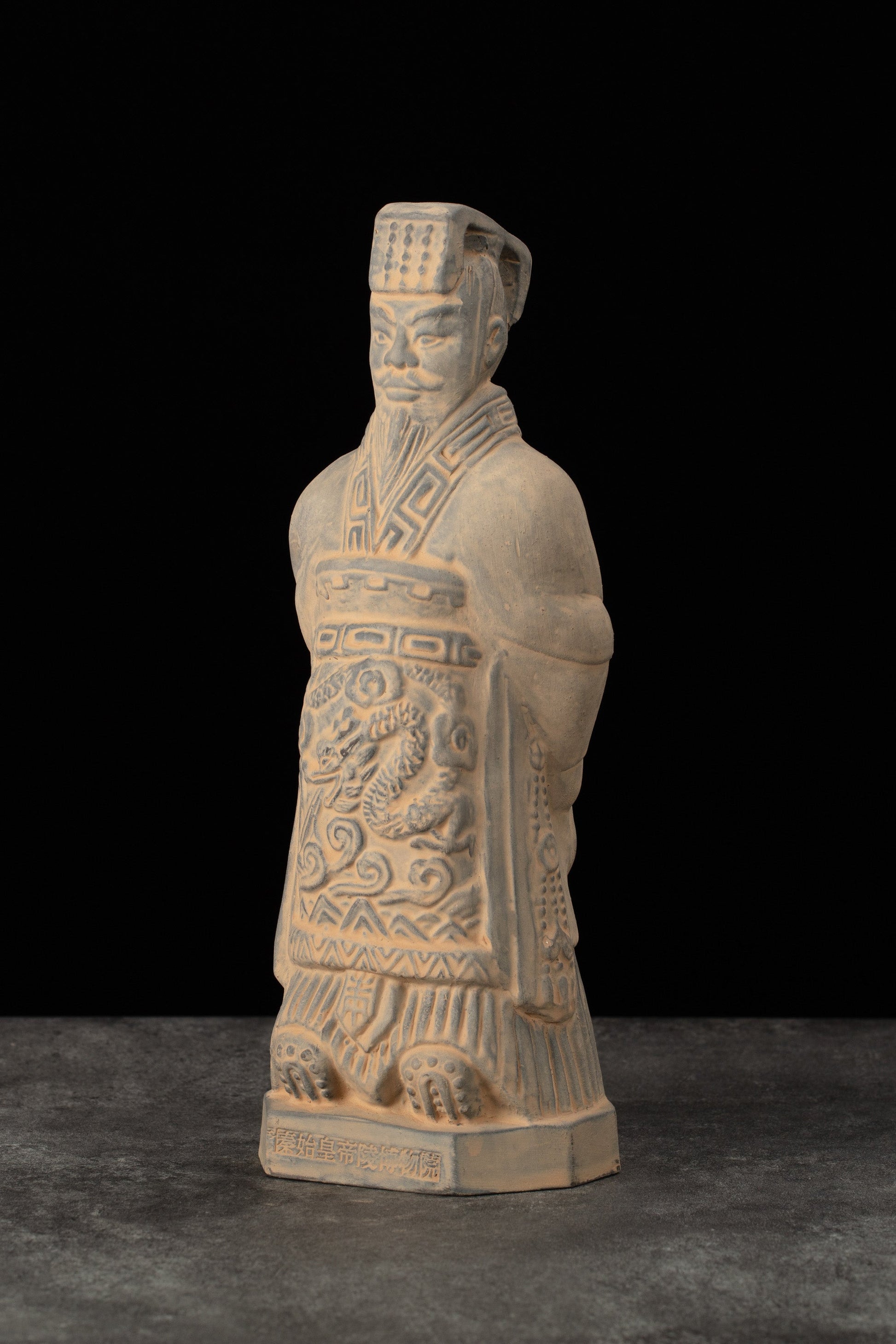 25CM Emperor - CLAYARMY -Appreciate the historical grandeur with an overview of Clayarmy's 25CM Emperor Qin Terracotta Warrior.