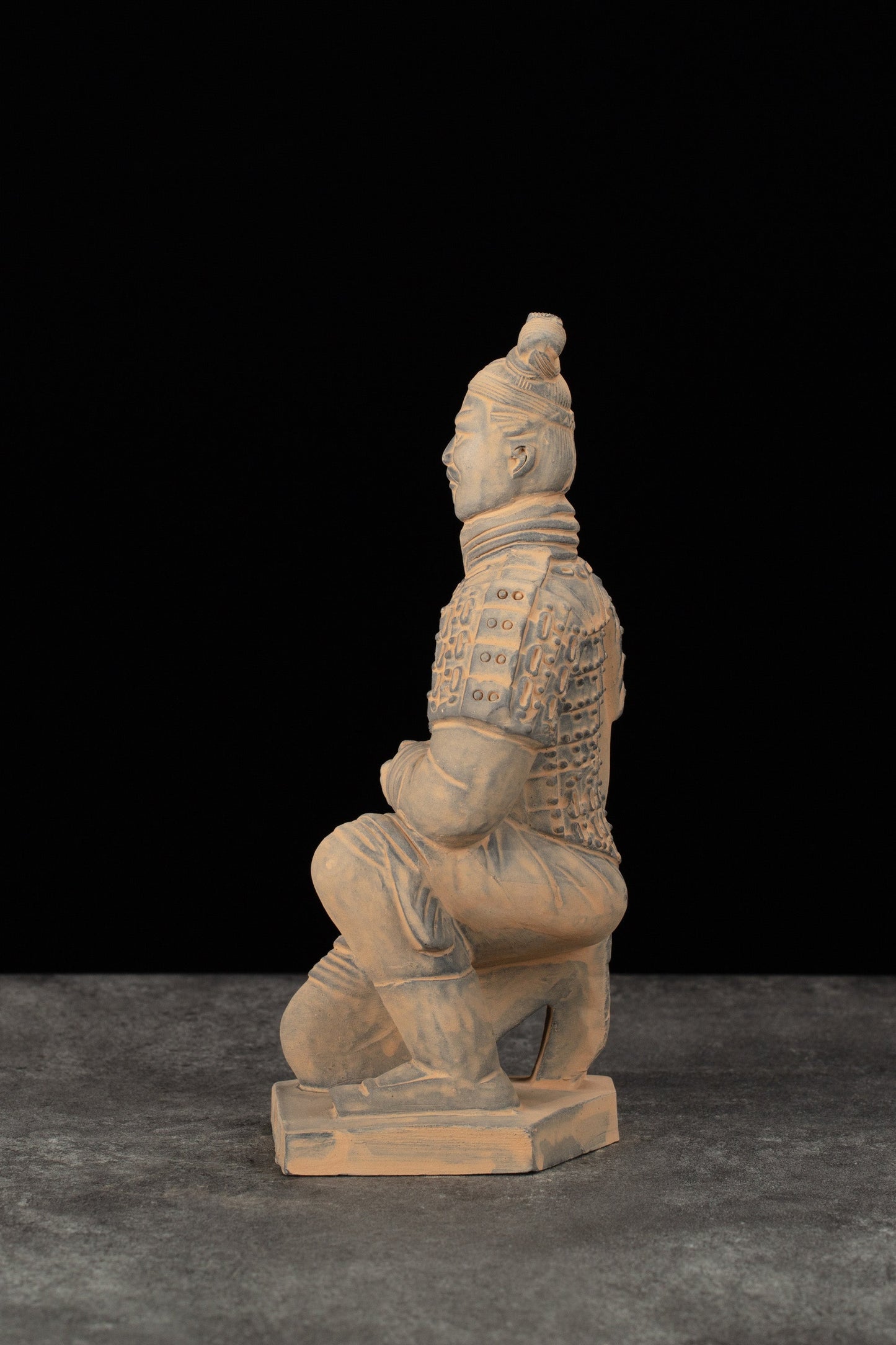 25CM Kneeling Archer - CLAYARMY-Side profile showcasing the dynamic pose and hand-painted features of the 25CM Kneeling Archer.