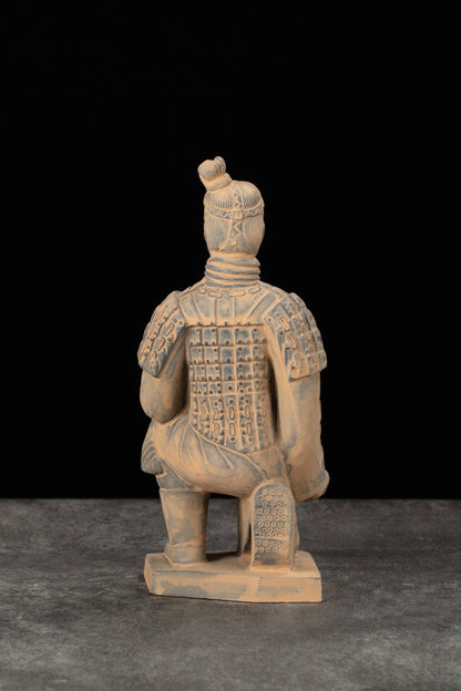 25CM Kneeling Archer - CLAYARMY-Back view focusing on the intricacies of the 25CM Kneeling Archer's sculpted robe and accessories.