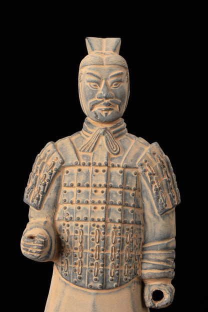 25CM Officier - CLAYARMY-Close-up of the facial features of the 25CM Officer, showcasing the craftsmanship and expression.