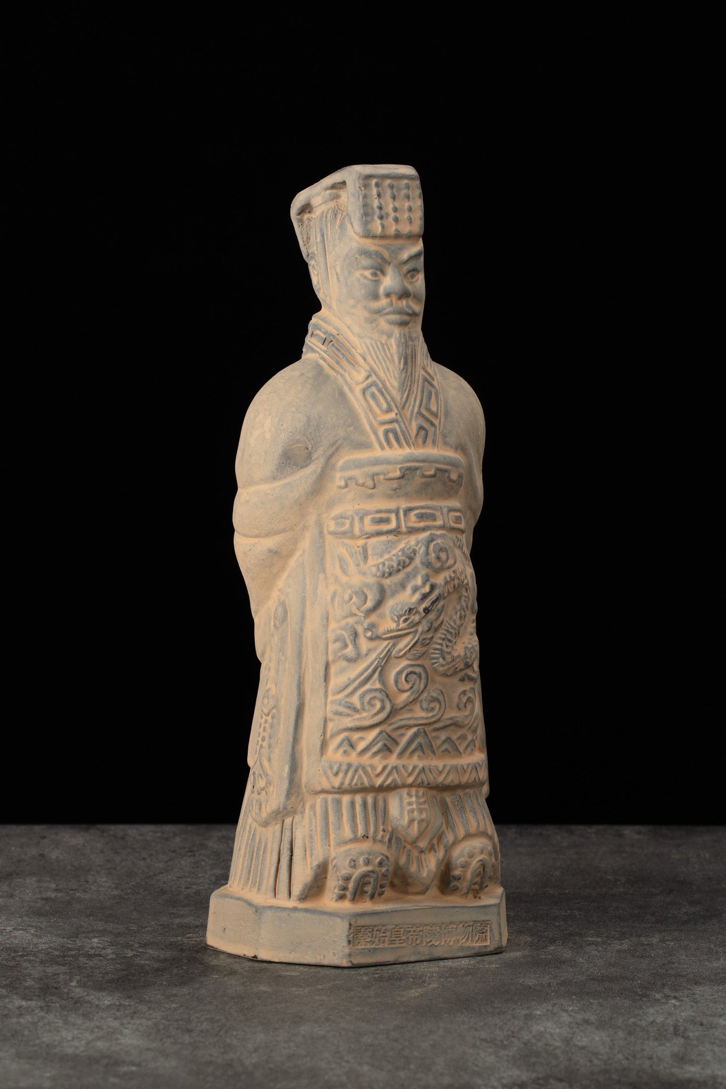 25CM Emperor - CLAYARMY -Explore the historical significance with a dynamic view of Clayarmy's 25CM Emperor Qin Terracotta Warrior in action.