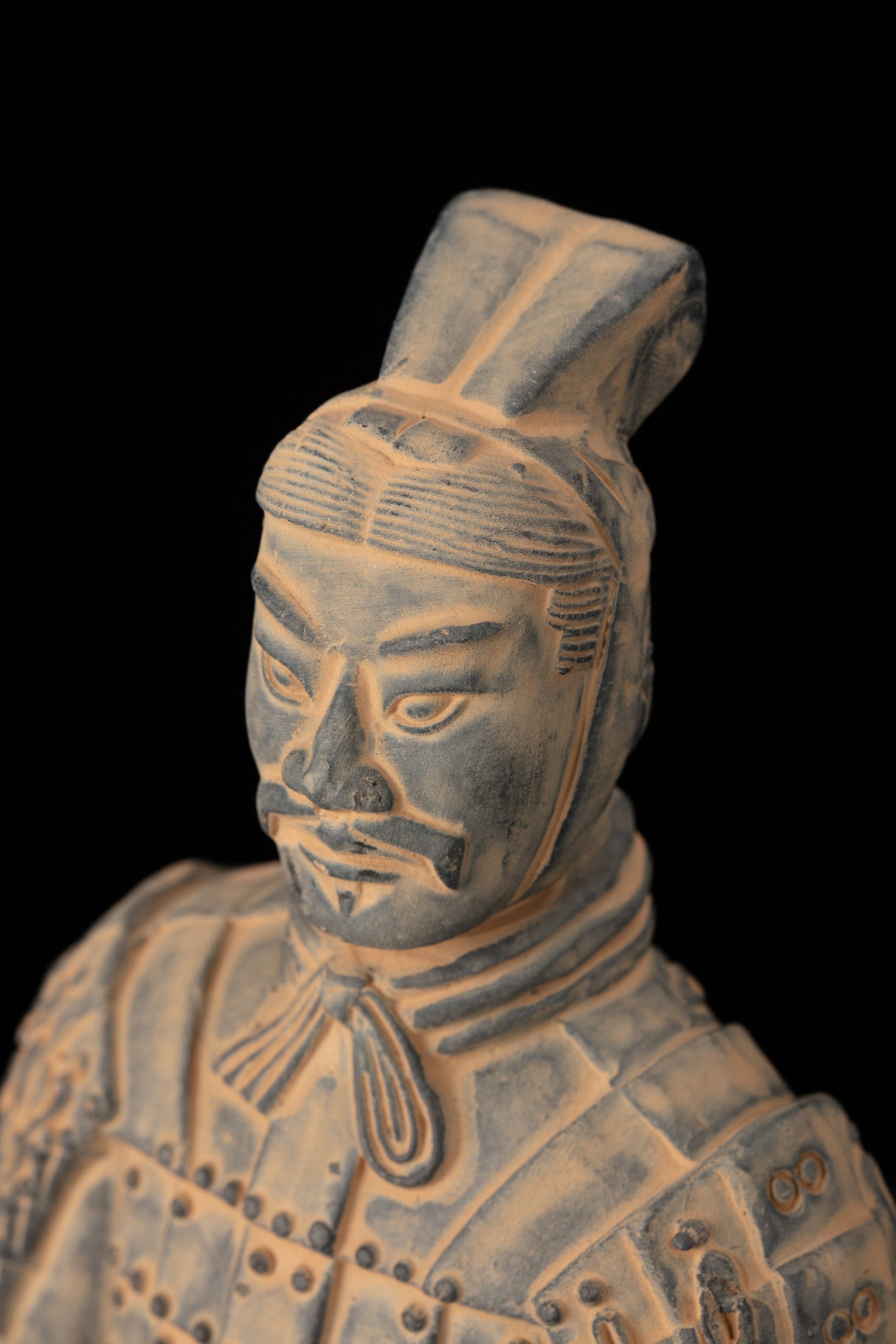 25CM Officier - CLAYARMY-Close-up view of the intricate facial details and expression of the 25CM Officer.