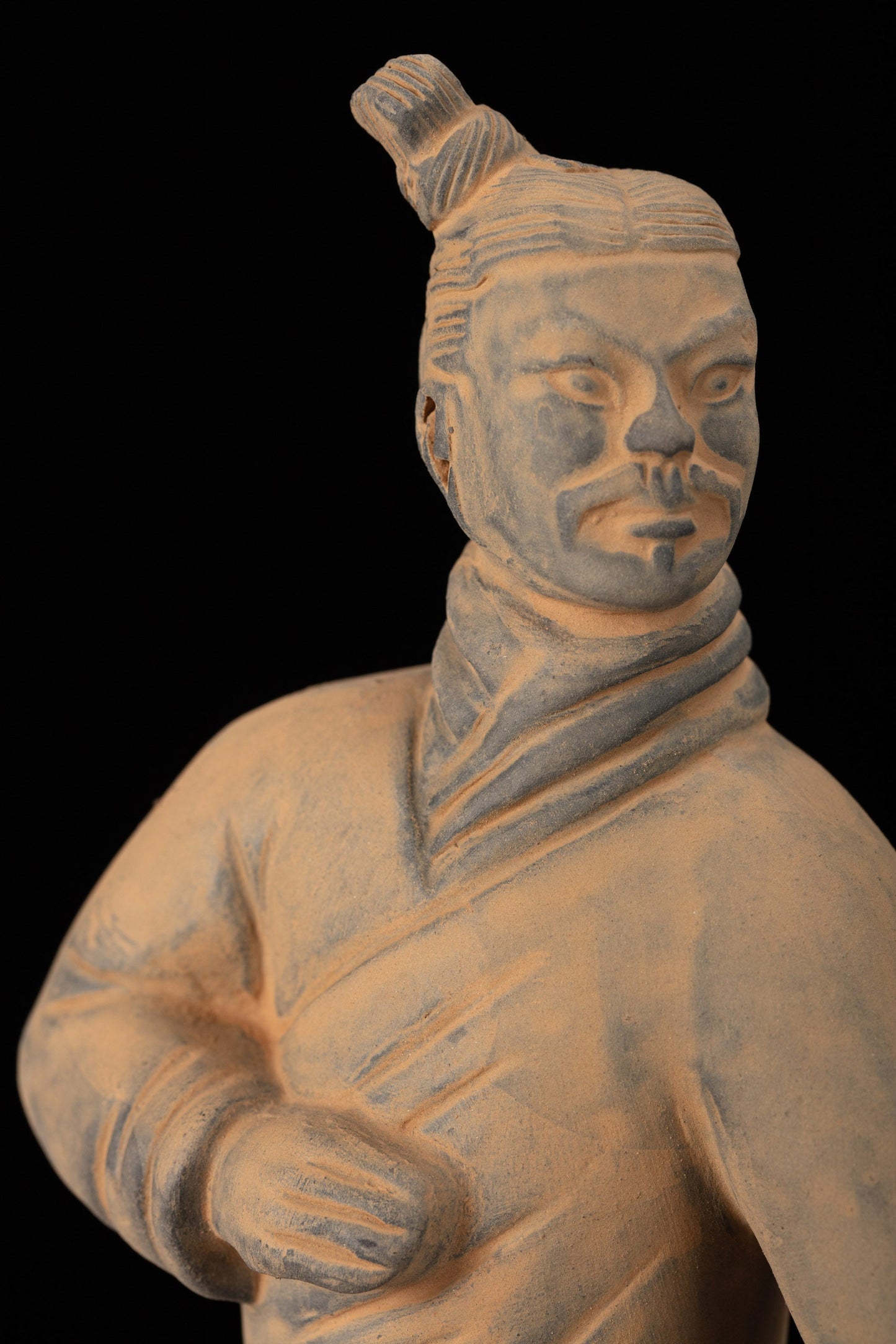 25CM Standing Archer - CLAYARMY-Intricate details come to life in this close-up of the 25CM Standing Archer figurine, emphasizing facial expressions and artistic nuances.