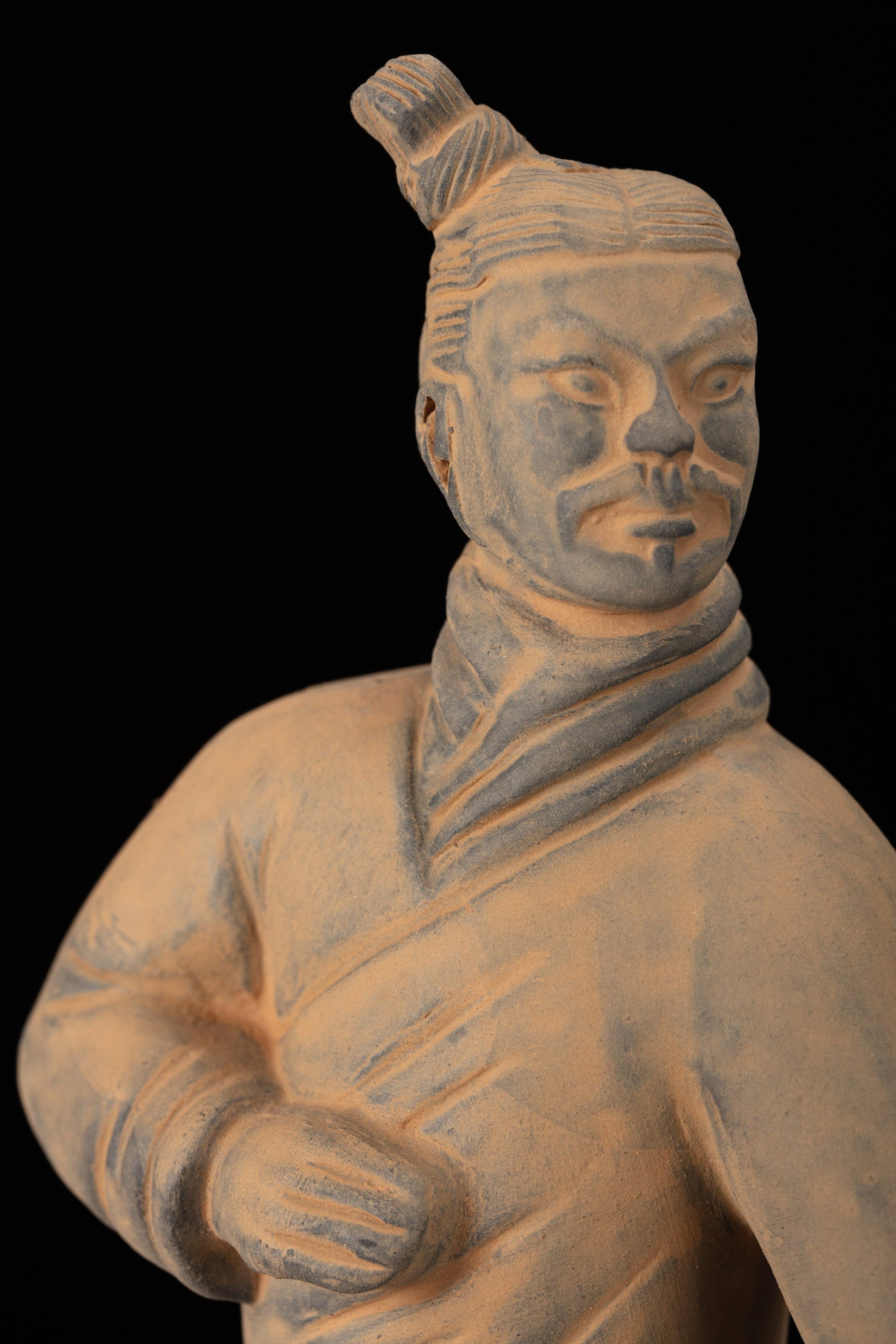 25CM Standing Archer - CLAYARMY-Intricate details come to life in this close-up of the 25CM Standing Archer figurine, emphasizing facial expressions and artistic nuances.