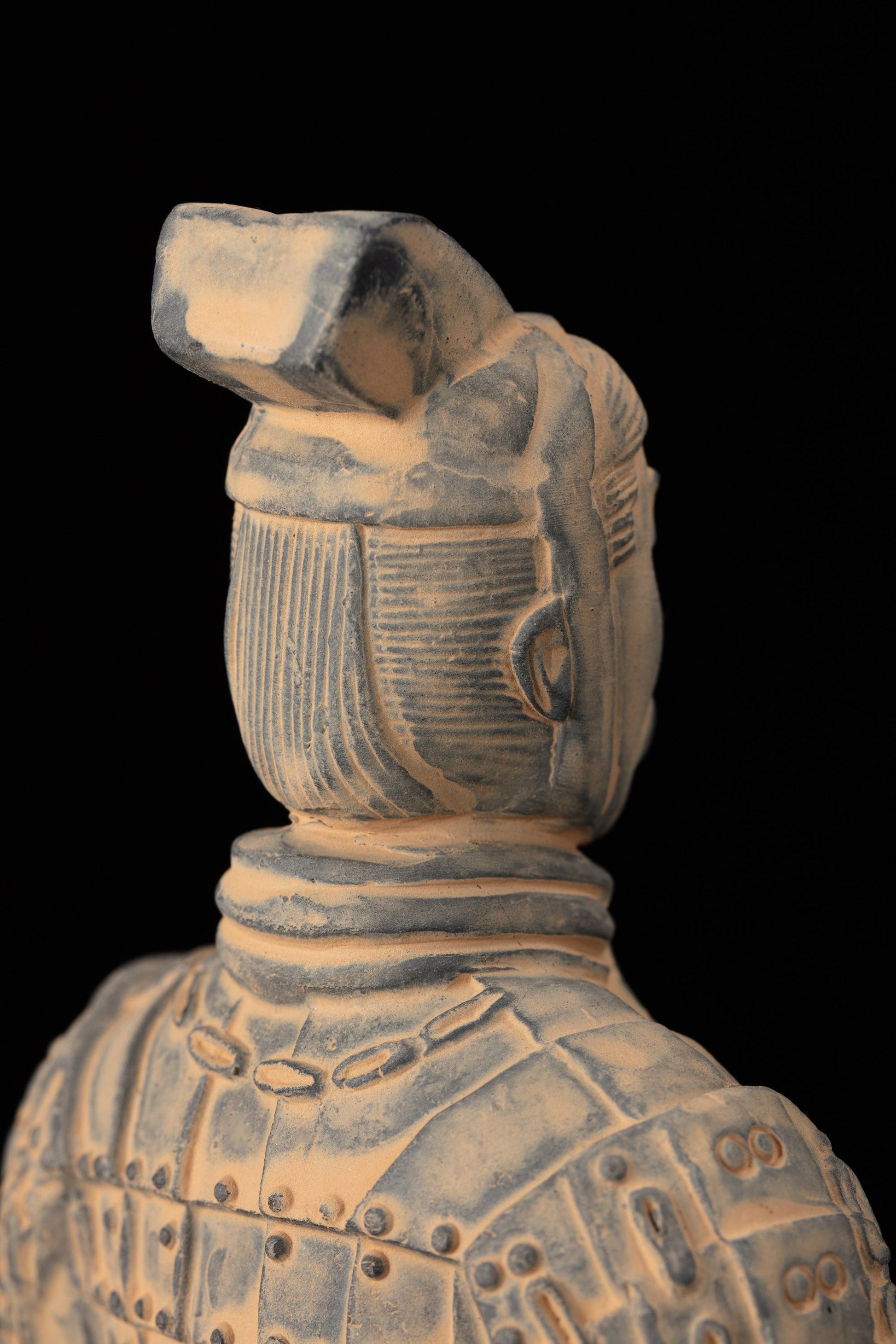 25CM Officier - CLAYARMY-Detailed craftsmanship and intricate details of the 25CM Clayarmy Officer.