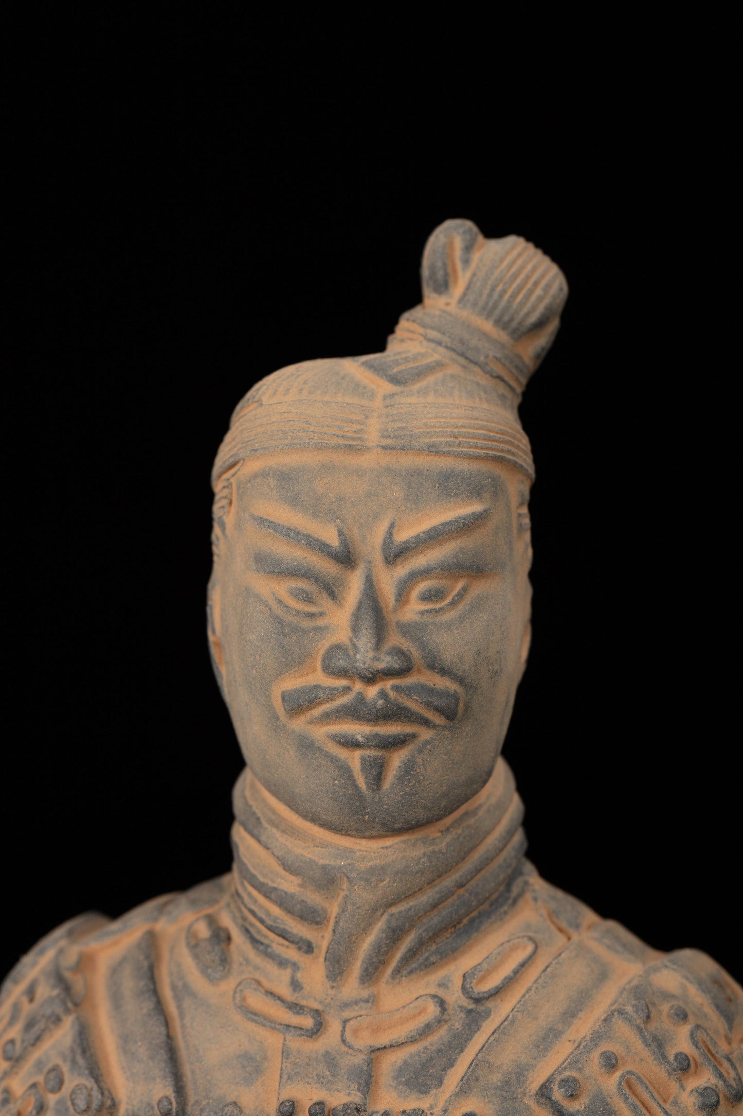 25CM Kneeling Archer - CLAYARMY-Detailed shot of the handcrafted facial expression and features on the 25CM Kneeling Archer.