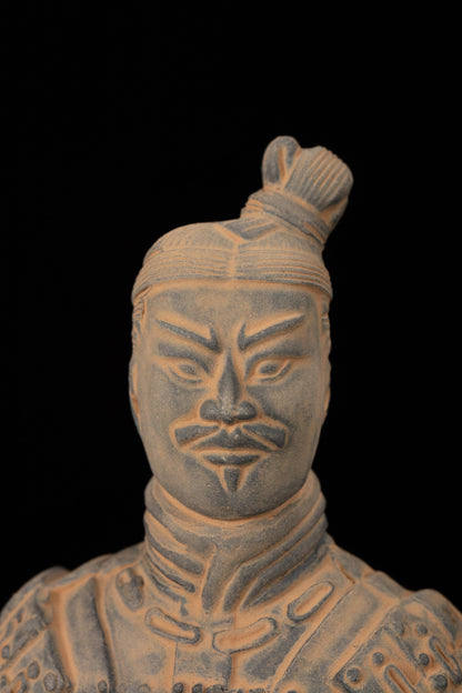 25CM Kneeling Archer - CLAYARMY-Detailed shot of the handcrafted facial expression and features on the 25CM Kneeling Archer.