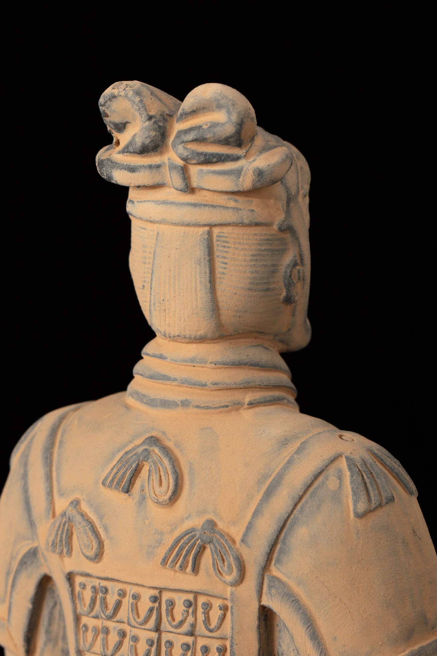 25CM General - CLAYARMY-Authentic Military Garb: Detailed view of the 25CM General's military garb, featuring authentic sculpting that honors historical accuracy.