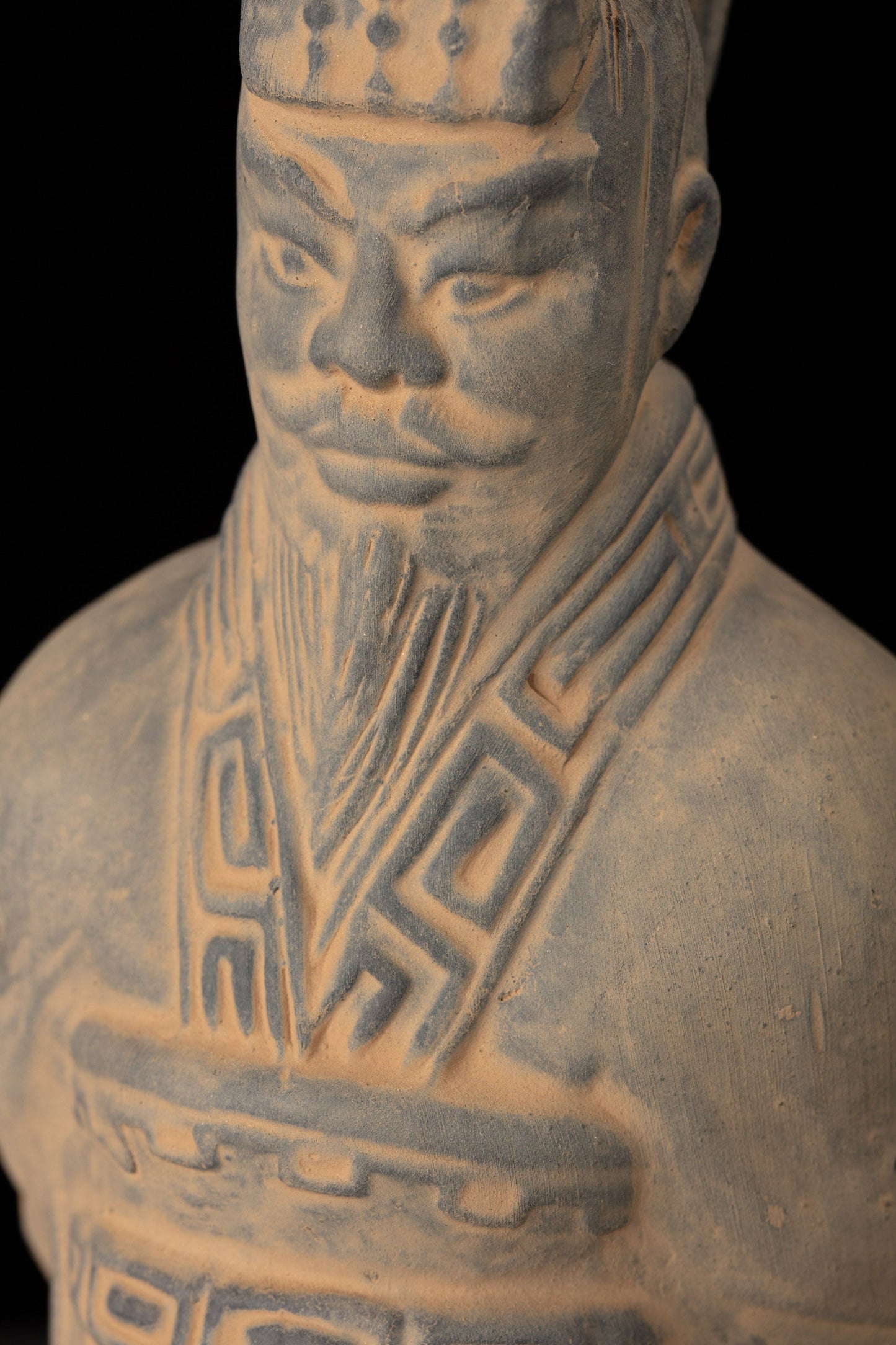 25CM Emperor - CLAYARMY -Close-up detail of the finely sculpted features and intricate armor of Clayarmy's 25CM Emperor Qin Terracotta Warrior, a masterpiece in miniature form.