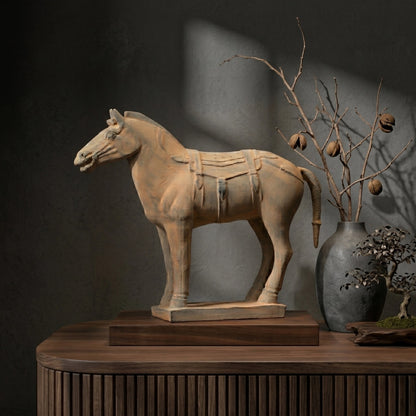 35CM Horse - CLAYARMY -Close-up of the hooves, revealing the meticulous attention to detail in our 35CM Clayarmy Terracotta Horse.