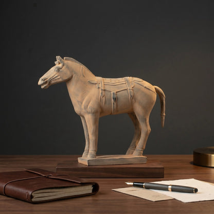 35CM Horse - CLAYARMY -Close-up of the hooves, revealing the meticulous attention to detail in our 35CM Clayarmy Terracotta Horse.