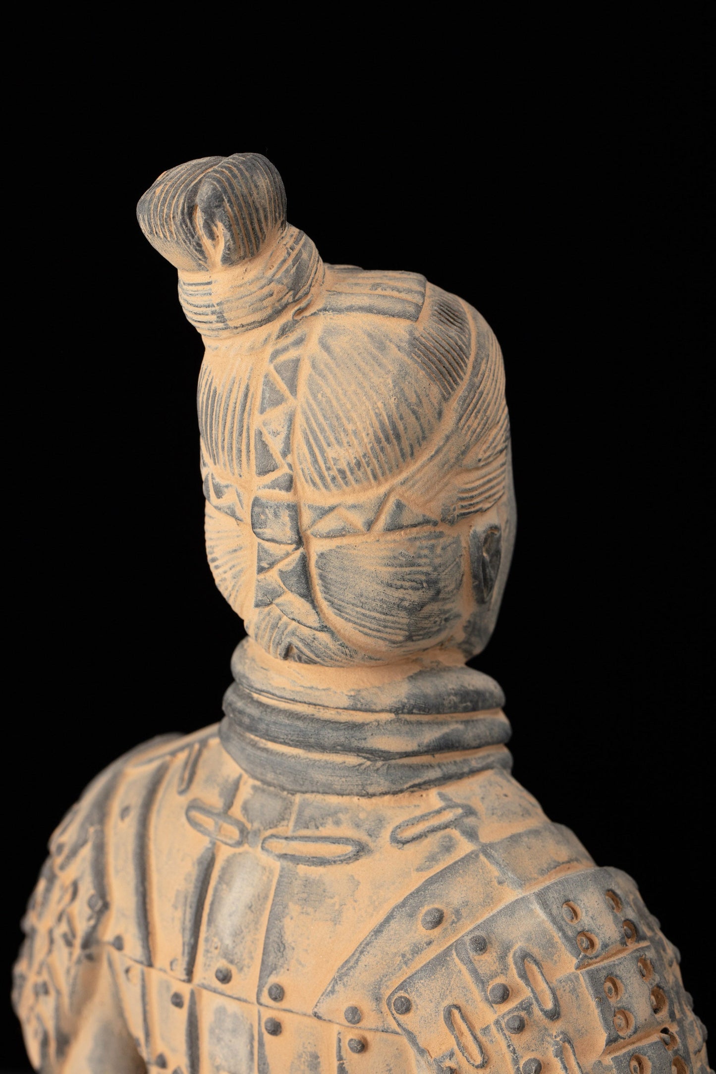 35CM Kneeling Archer - CLAYARMY-Top-down view highlighting the overall composition and craftsmanship of the 35CM Kneeling Archer.