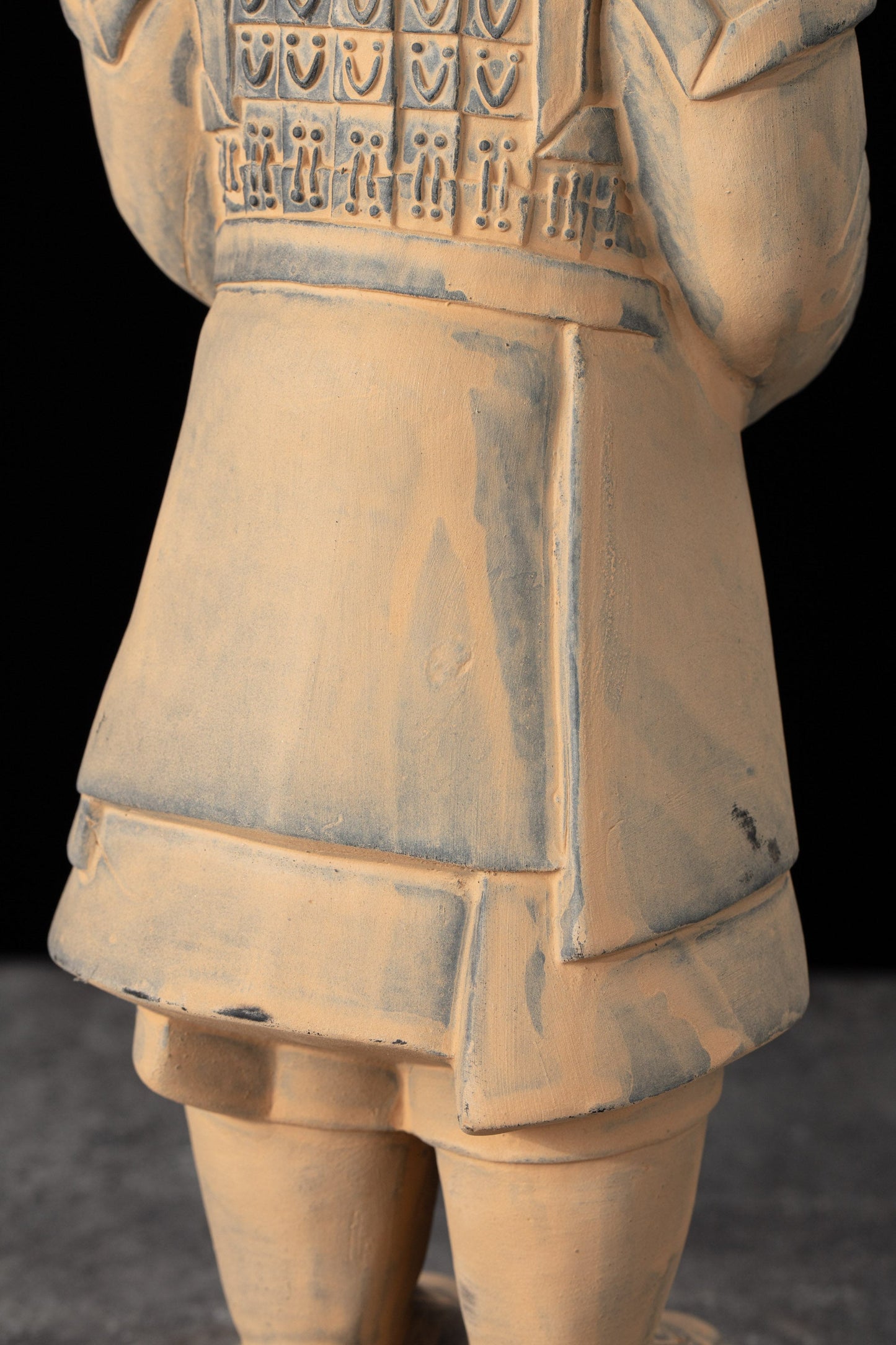 35CM General - CLAYARMY-Intricate Military Details: Explore the intricate military details of the 35CM General replica, highlighting precise sculpting that faithfully replicates historical attire.