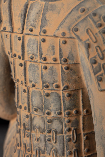 35CM Kneeling Archer - CLAYARMY-View from behind, showcasing the back details and the hand-painted elements of the 35CM Kneeling Archer.