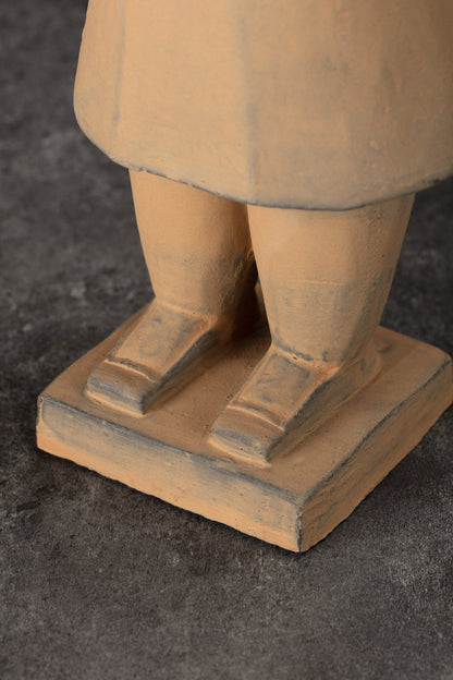 35CM Officier - CLAYARMY-Detailed shot of the footwear worn by the 35CM Officer.