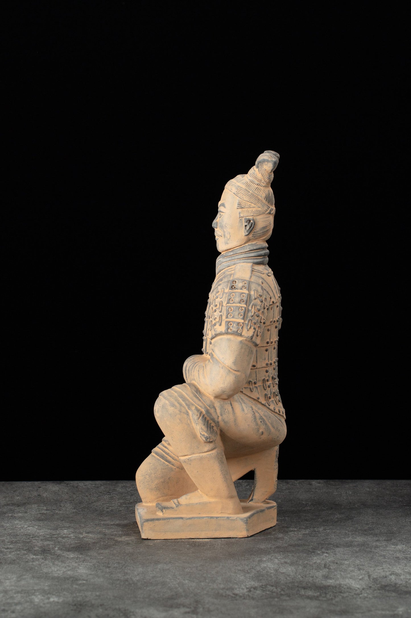 35CM Kneeling Archer - CLAYARMY-Side profile showcasing the dynamic pose and hand-painted features of the 35CM Kneeling Archer.