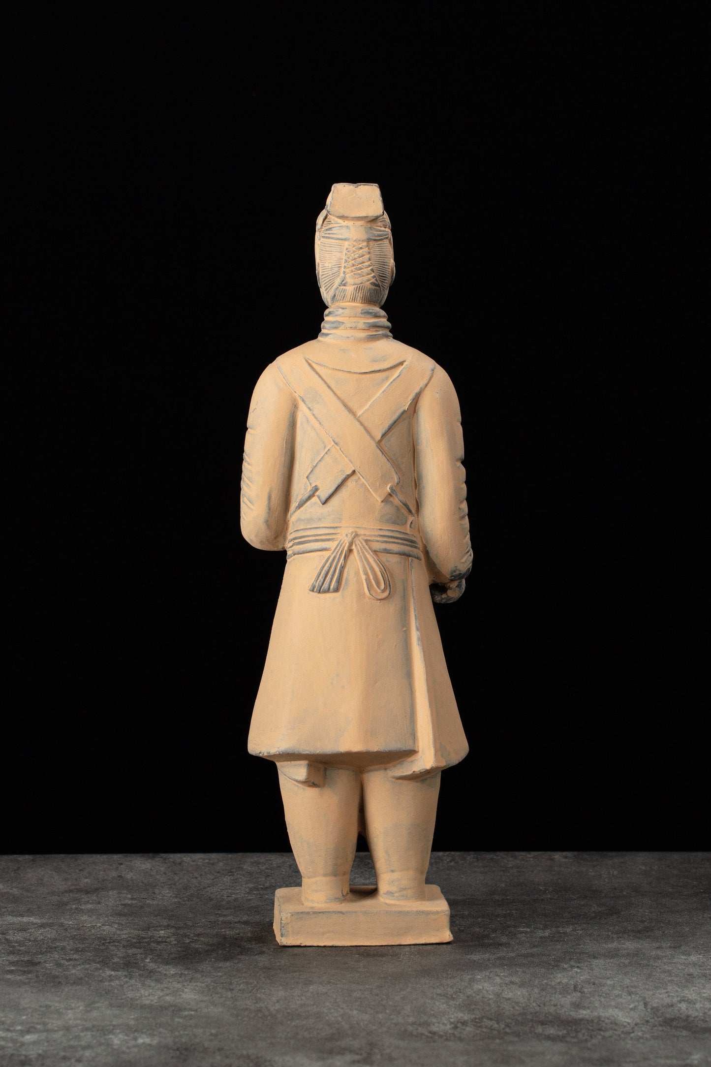 35CM Officier - CLAYARMY-Back view highlighting the long crown and layered jacket of the 35CM Officer.