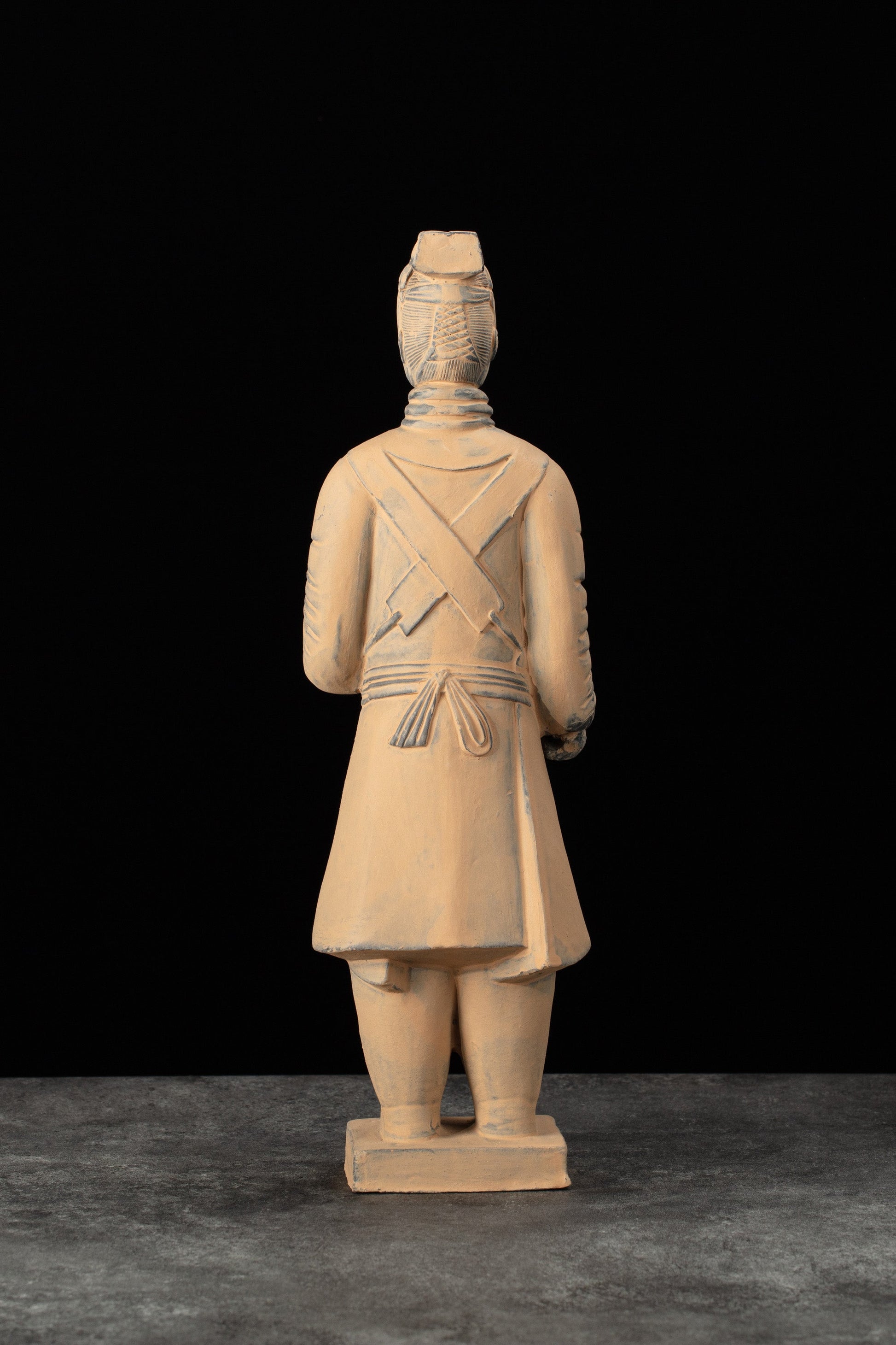 35CM Officier - CLAYARMY-Back view highlighting the long crown and layered jacket of the 35CM Officer.