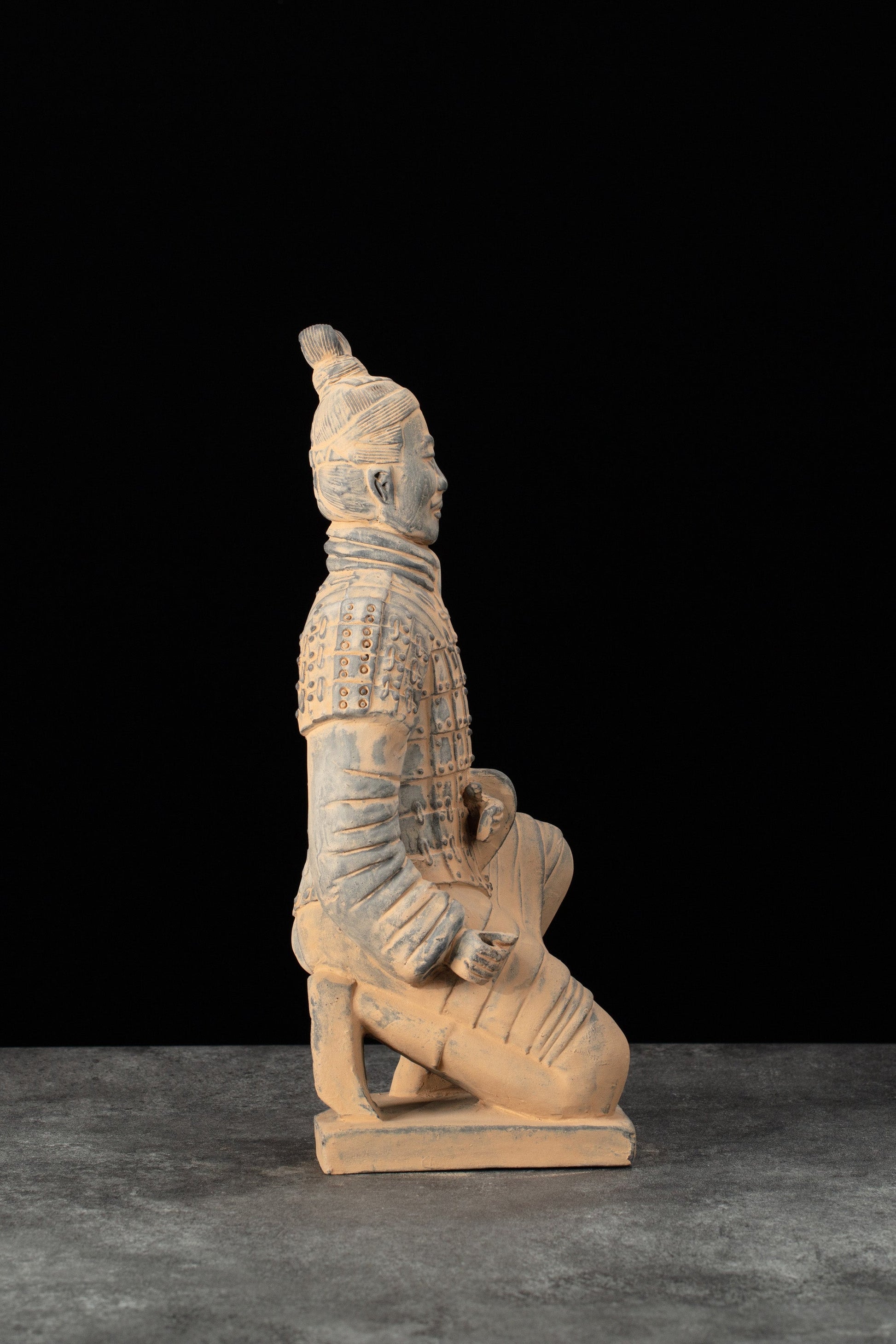 35CM Kneeling Archer - CLAYARMY-Side angle highlighting the unique pose and the meticulous details of the 35CM Kneeling Archer.