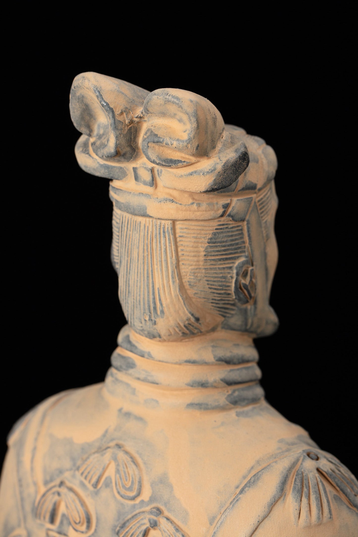 35CM General - CLAYARMY-Dynamic Command Gesture: Dynamic view of the 35CM Terracotta Army General, capturing a dynamic command gesture that adds movement and energy to the figurine.