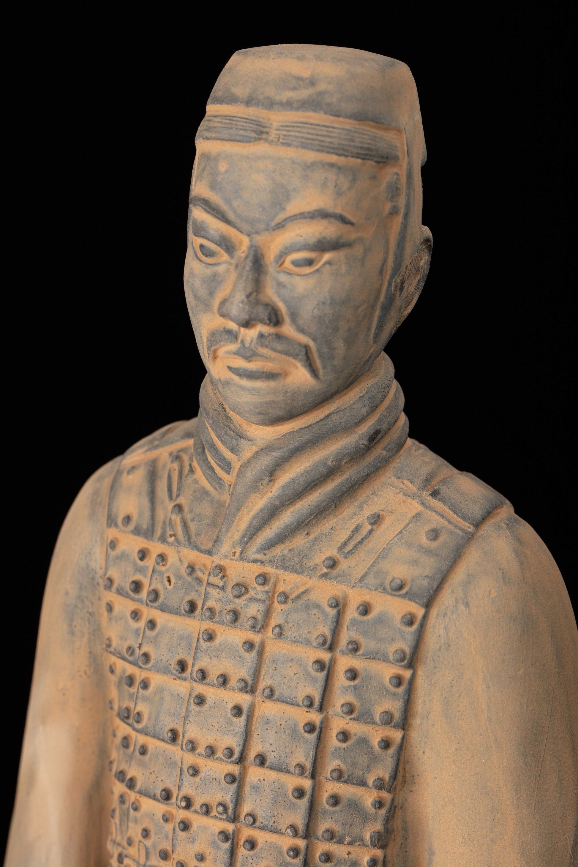 35CM Cavalryman - CLAYARMY-Close examination of the 35CM Cavalryman replica's face, providing a detailed view of the expression and intricacies of the facial features.