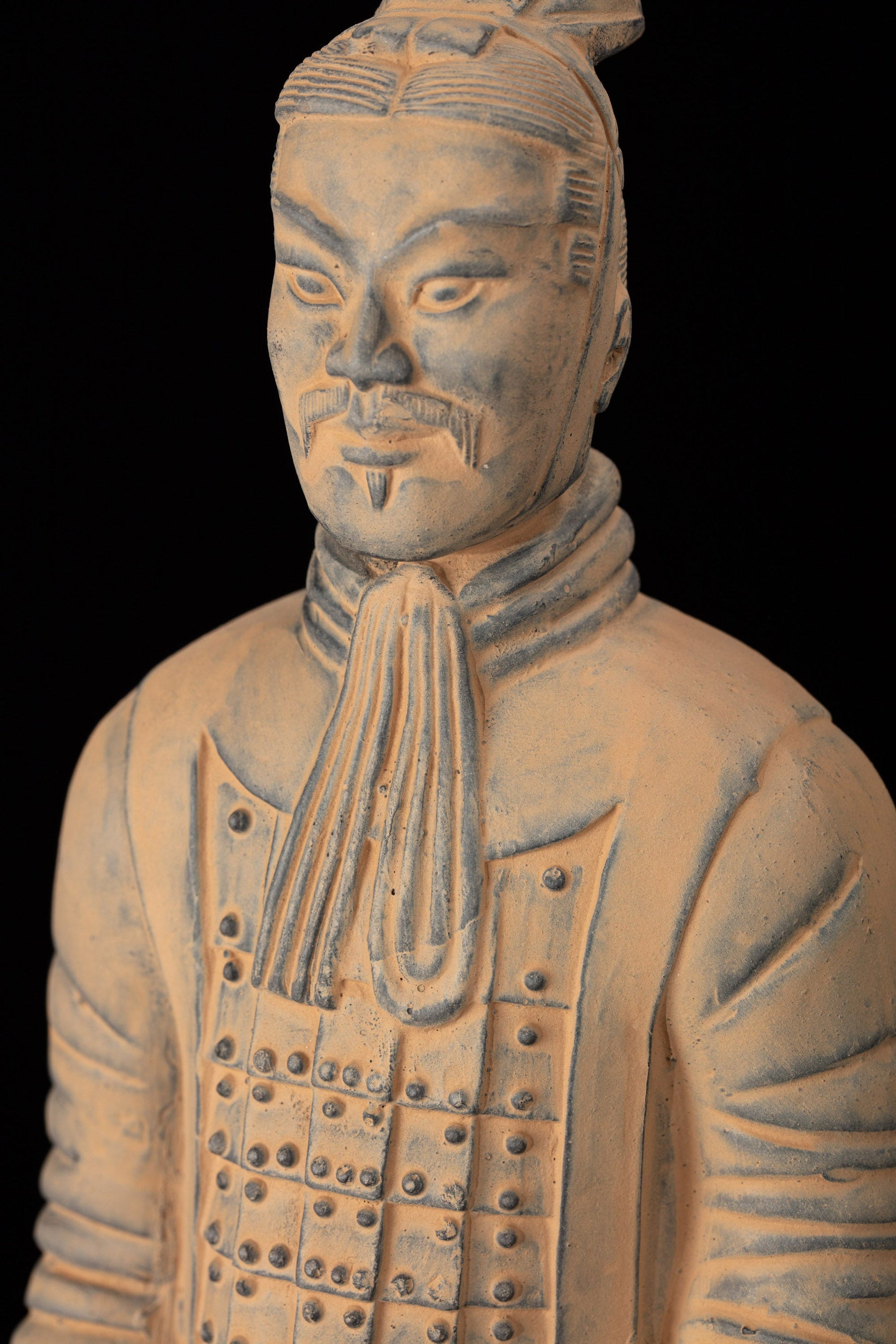 35CM Officier - CLAYARMY-Close-up view of the intricate facial details and expression of the 35CM Officer.