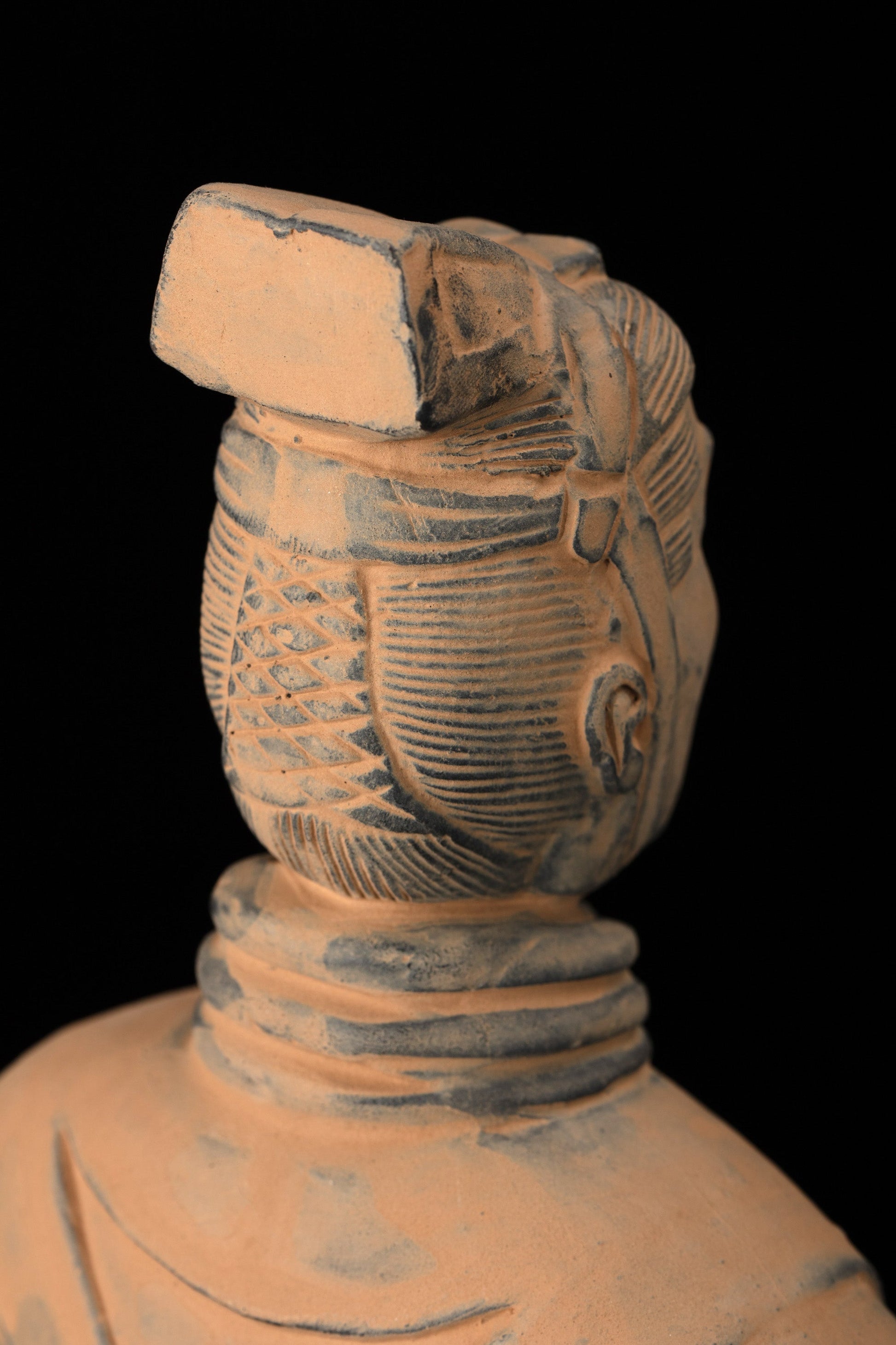 35CM Officier - CLAYARMY-Detailed craftsmanship and intricate details of the 35CM Clayarmy Officer.