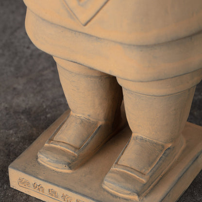 45CM General - CLAYARMY-Strategic Leadership Gaze: Close-up of the 45CM General's face, capturing a strategic leadership gaze and expressive facial features that define the figurine's character.