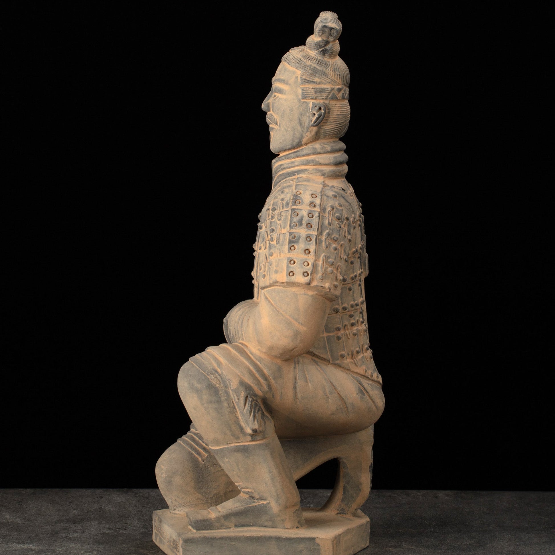 45CM Kneeling Archer - CLAYARMY-Side profile emphasizing the dynamic pose and intricate craftsmanship of the 45CM Kneeling Archer.