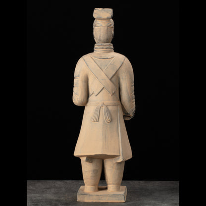 45CM Officier - CLAYARMY-Back view featuring the long crown and layered jacket, emphasizing the stature of the 45CM Officer.