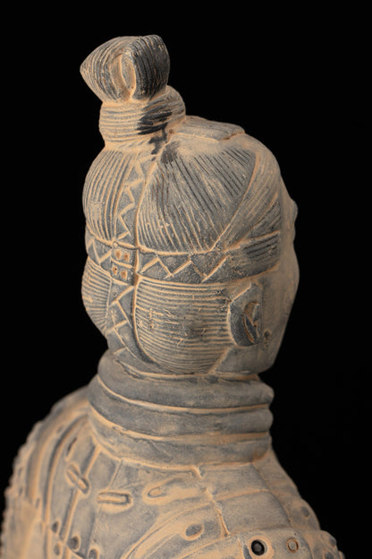 45CM Kneeling Archer - CLAYARMY-Top-down perspective showcasing the intricate details of the bow and arrow on the 45CM Kneeling Archer.