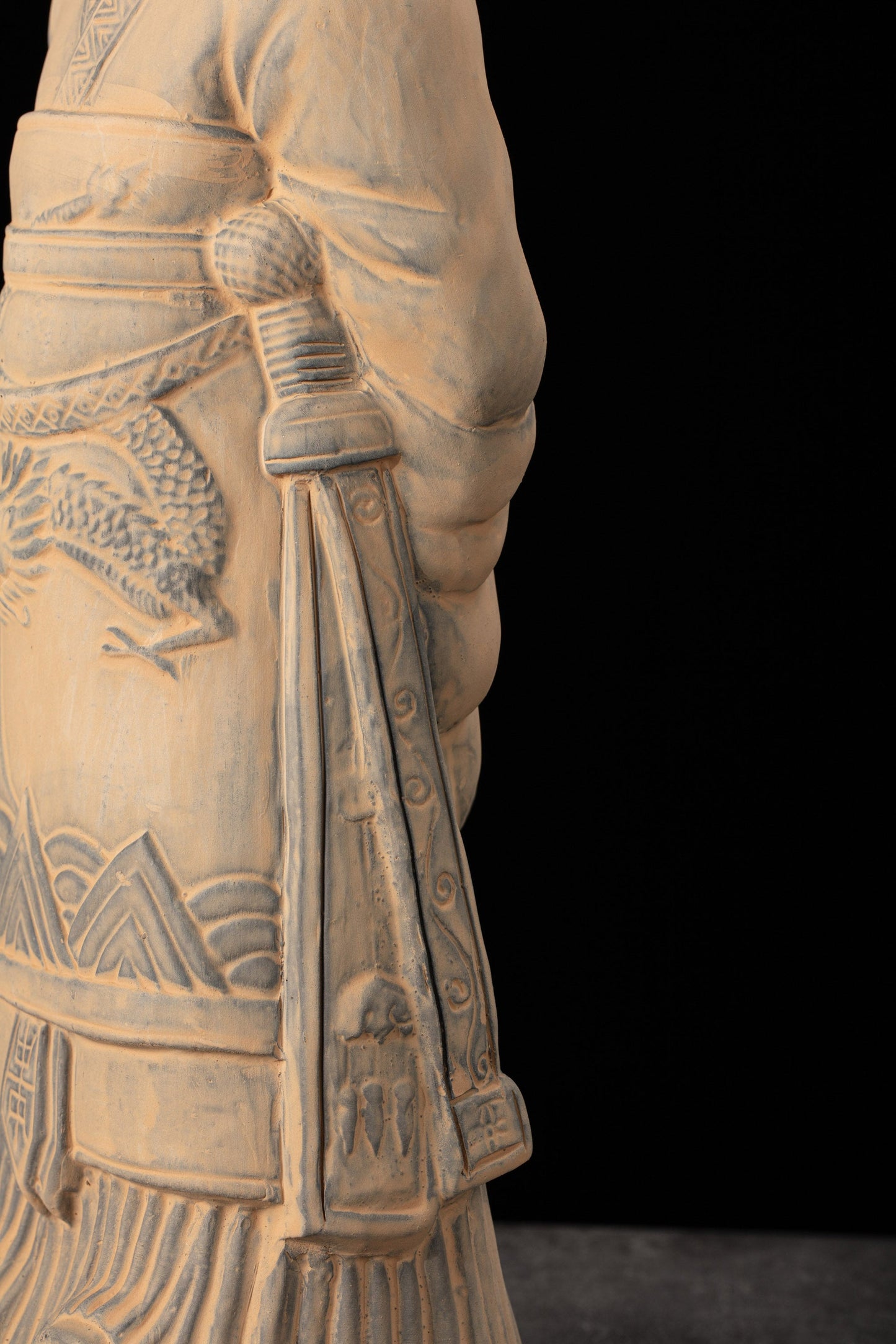 45CM Emperor - CLAYARMY -Close-up of the hands and weaponry of Clayarmy's 45CM Emperor Qin Terracotta Warrior, emphasizing precision and artistry.