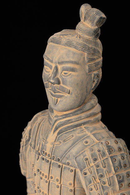 45CM Kneeling Archer - CLAYARMY-Aerial view emphasizing the proportions and design elements of the 45CM Kneeling Archer.