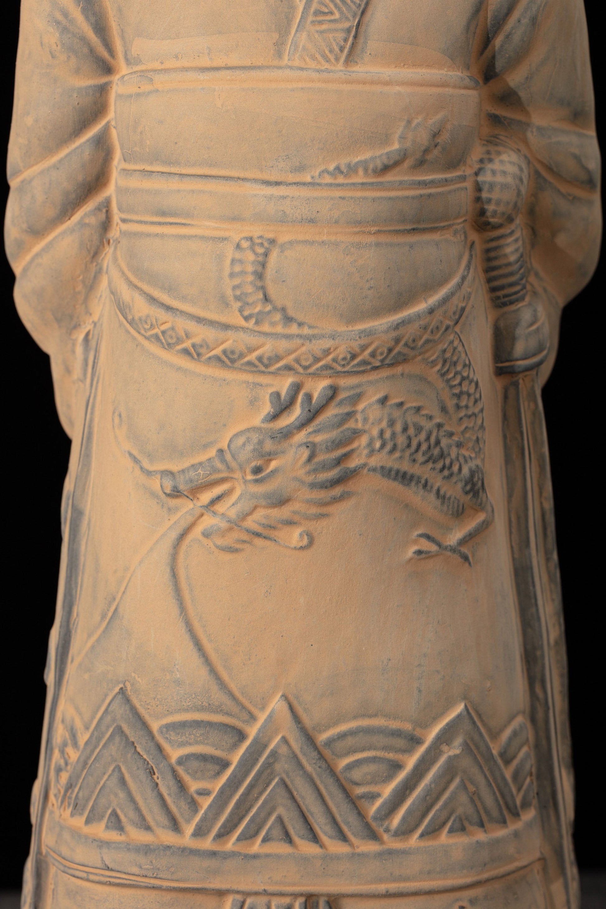 45CM Emperor - CLAYARMY -Detailed view of the weaponry carried by Clayarmy's 45CM Emperor Qin Terracotta Warrior.