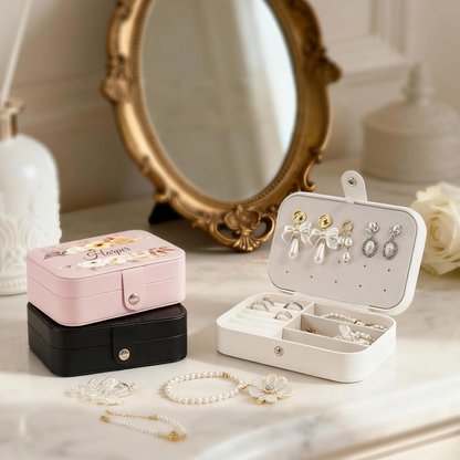 Individuell gestaltbare Harper Schmuckschatulle – Deckel mit Namen und Blumenmuster personalisieren