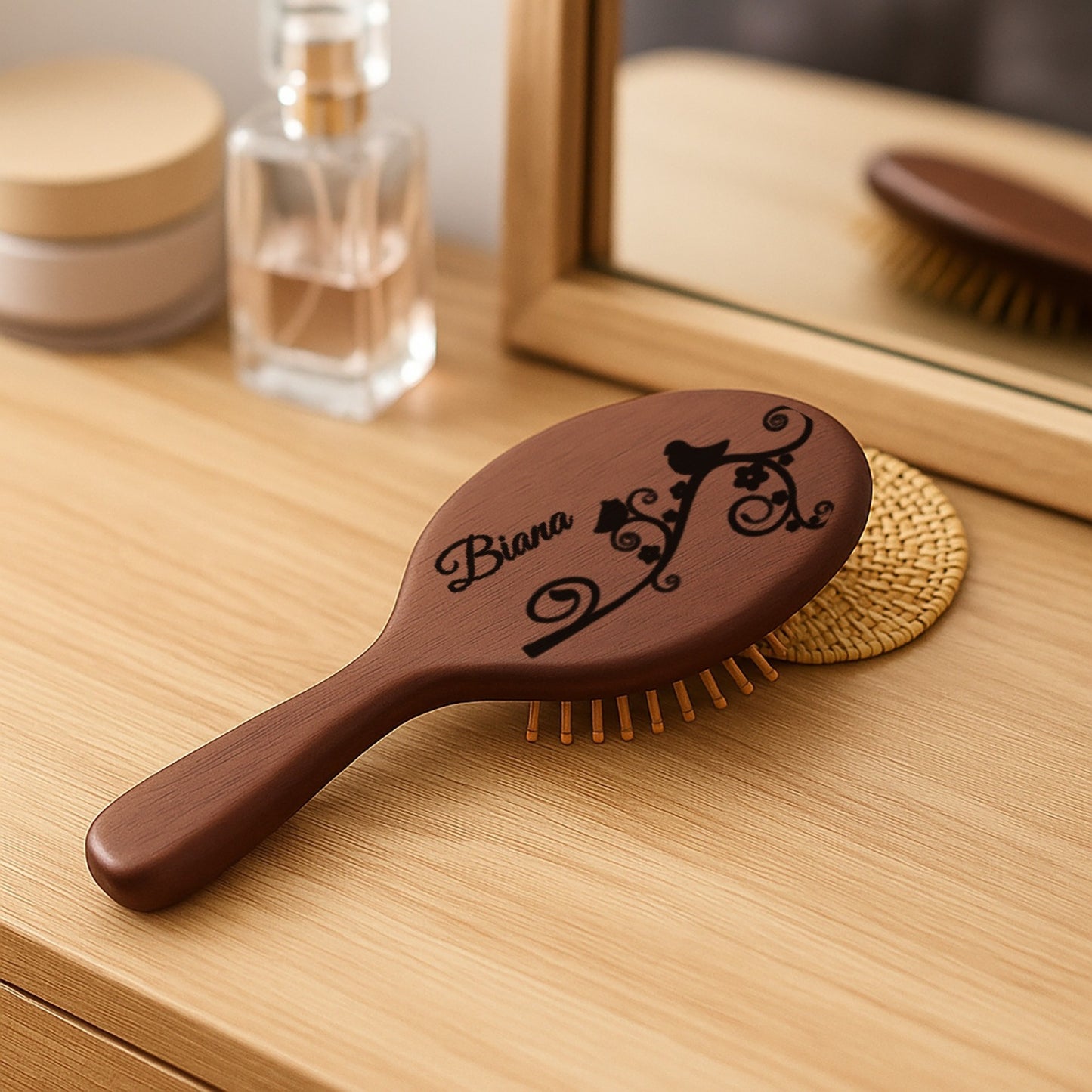Brosse plate en bois personnalisée - Brosse démêlante personnalisée avec motif floral et nom gravé