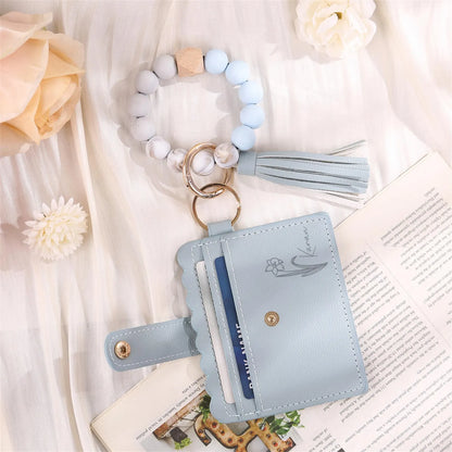 Individuell bestickter Kartenhalter-Schlüsselanhänger – personalisiertes Perlenarmband mit Fransen