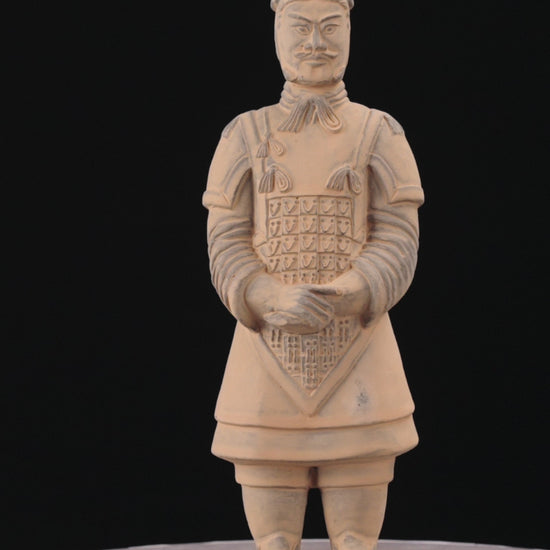 25CM General - CLAYARMY-Dynamic Sculpted Gesture: Dynamic view of the 25CM Terracotta Army General, capturing a dynamic sculpted gesture that adds movement and energy to the figurine.